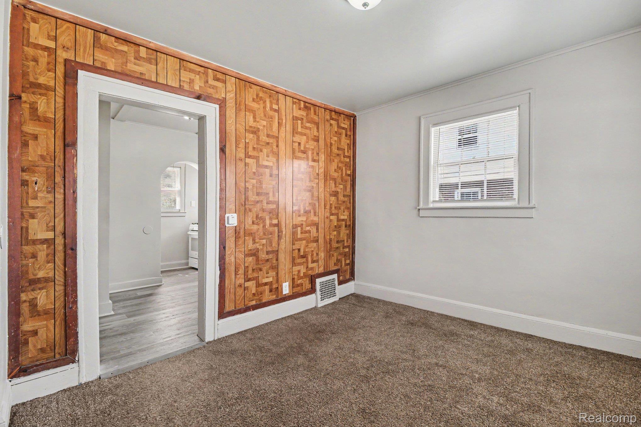 680 N Perry Street Property Photo 7