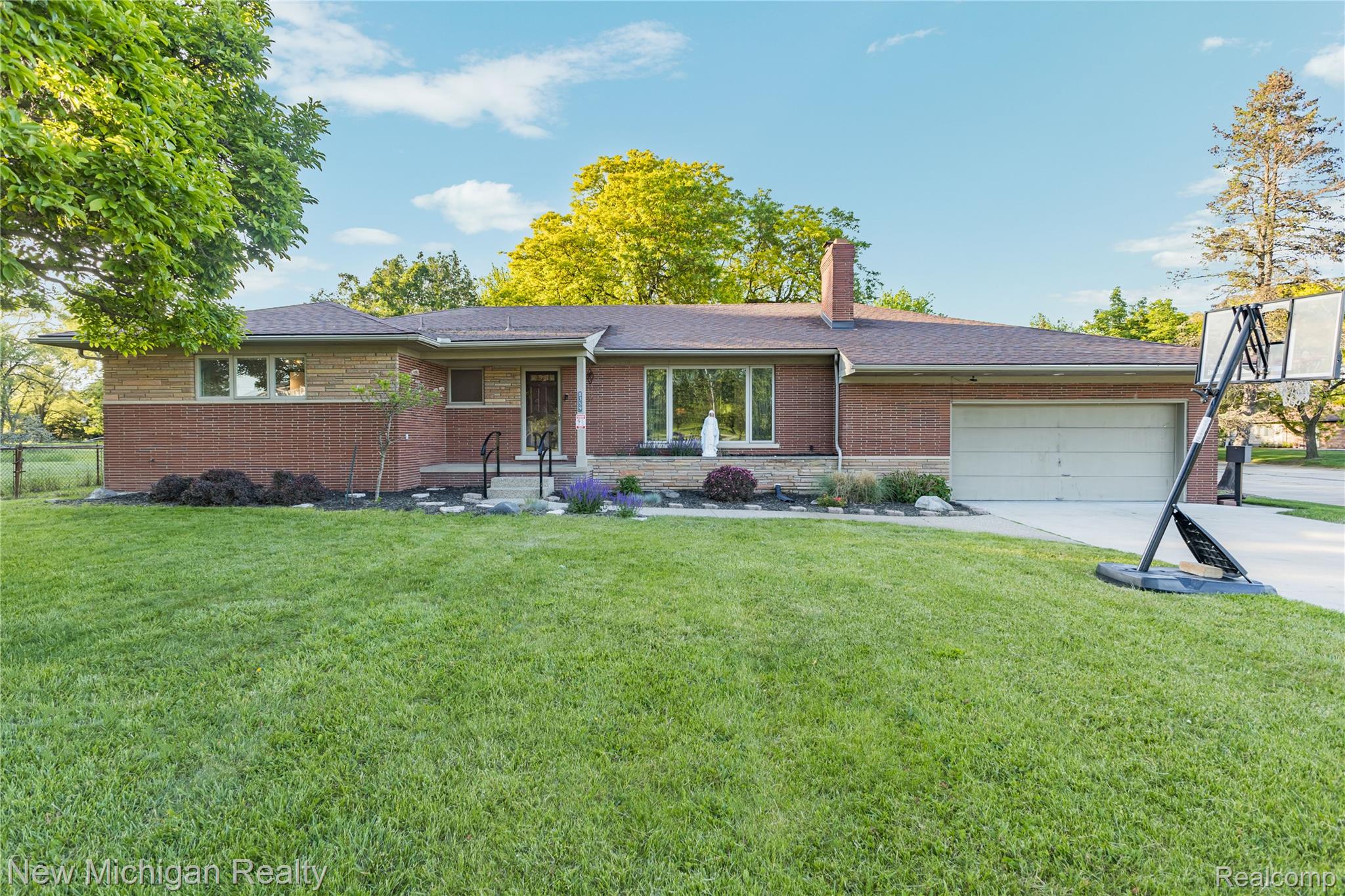 8359 Chicago Road Property Photo 1