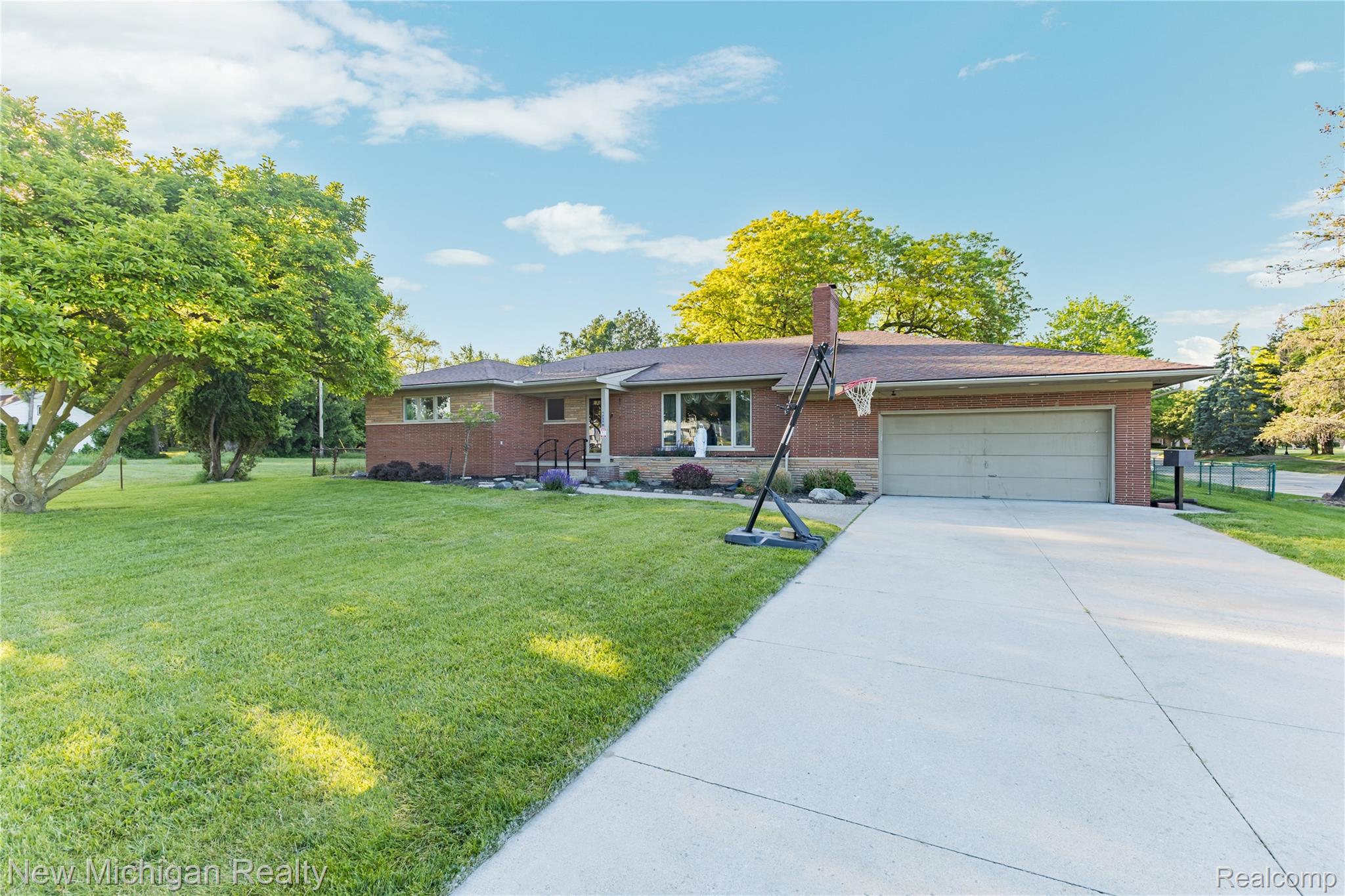 8359 Chicago Road Property Photo 3