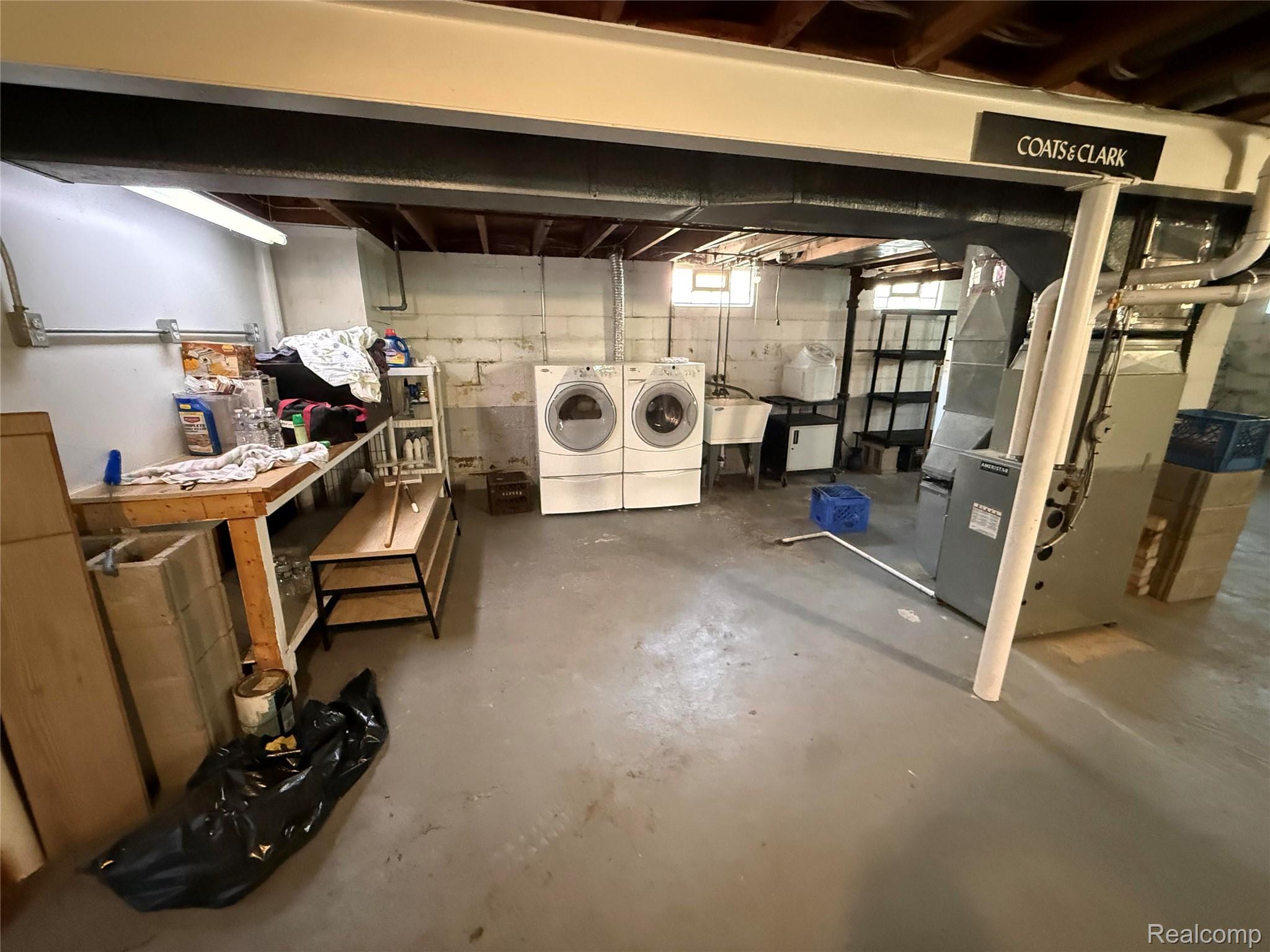 1512 E Jarvis Avenue Property Photo 16