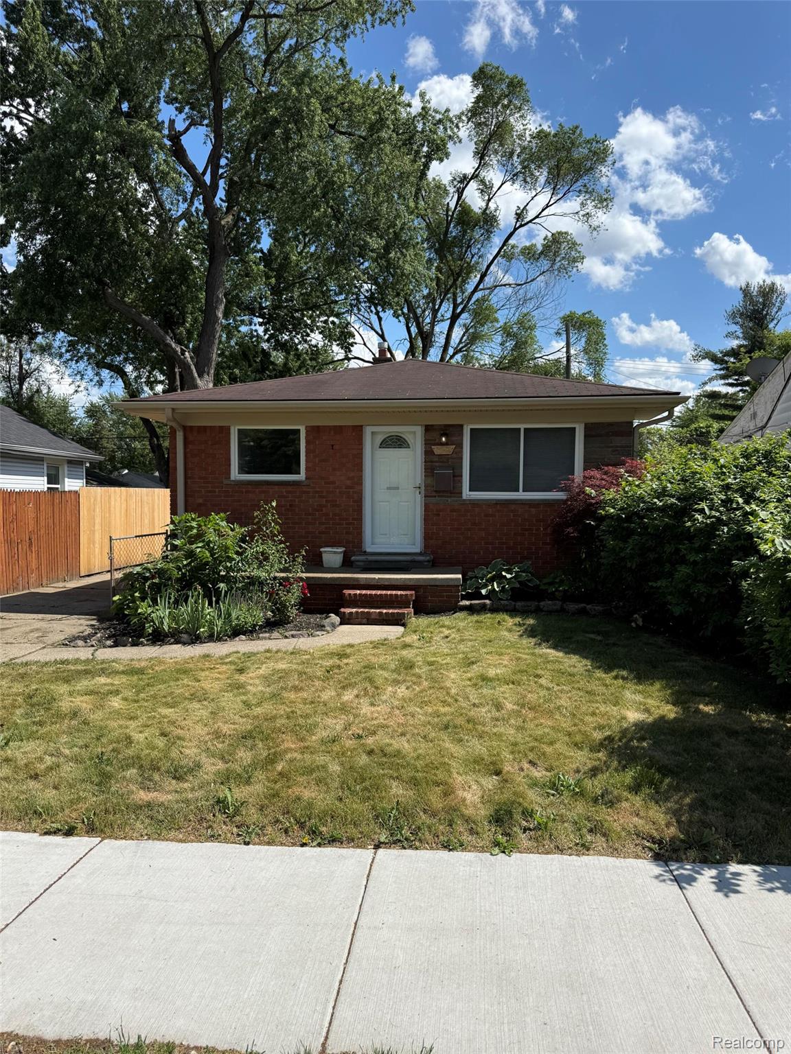1512 E Jarvis Avenue Property Photo 17