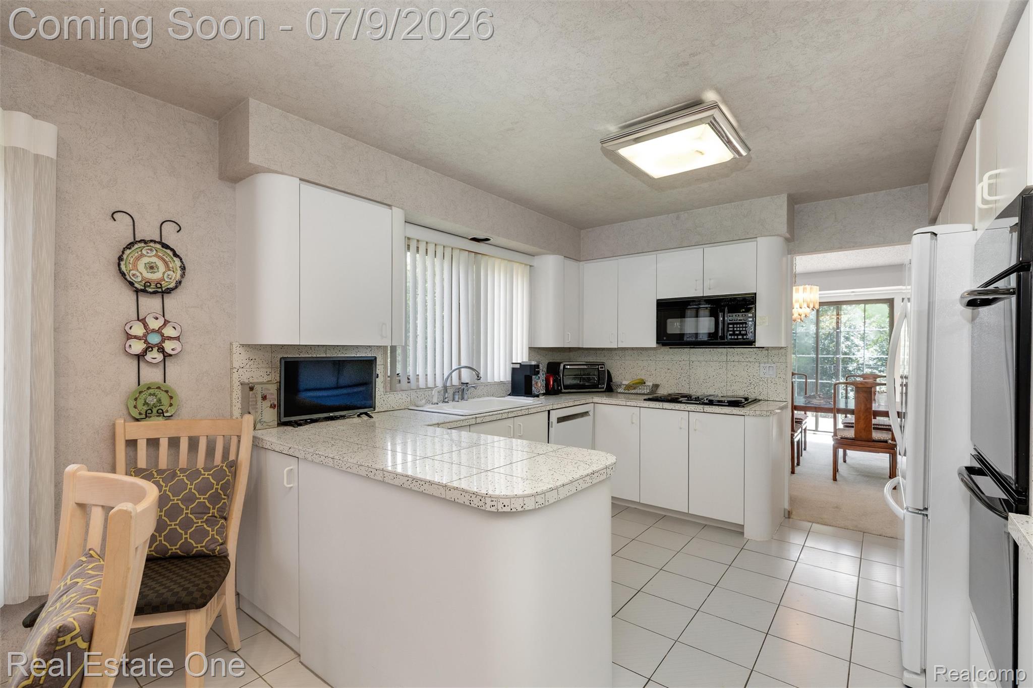 6273 Celeste Road Property Photo 13