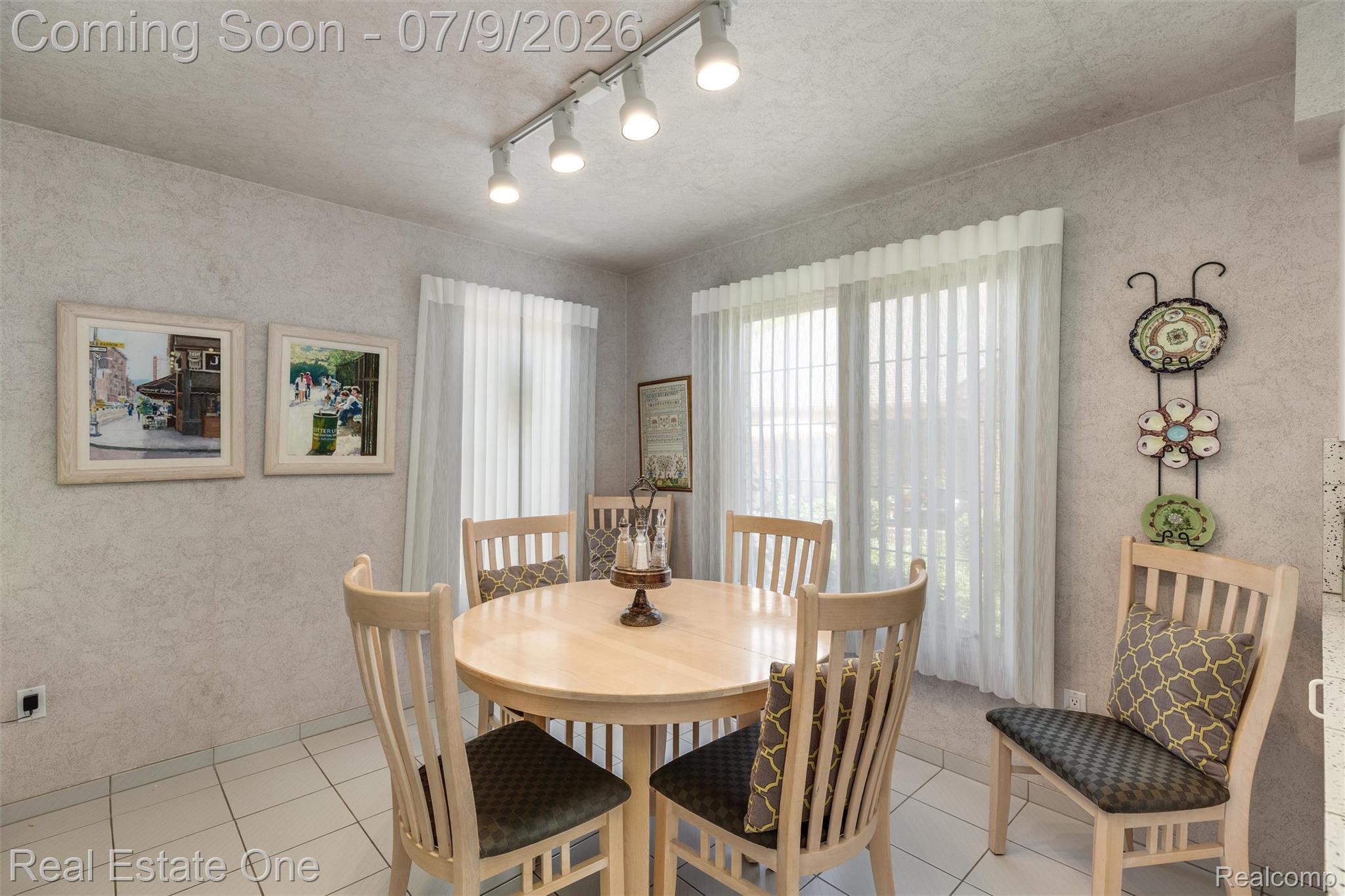 6273 Celeste Road Property Photo 14