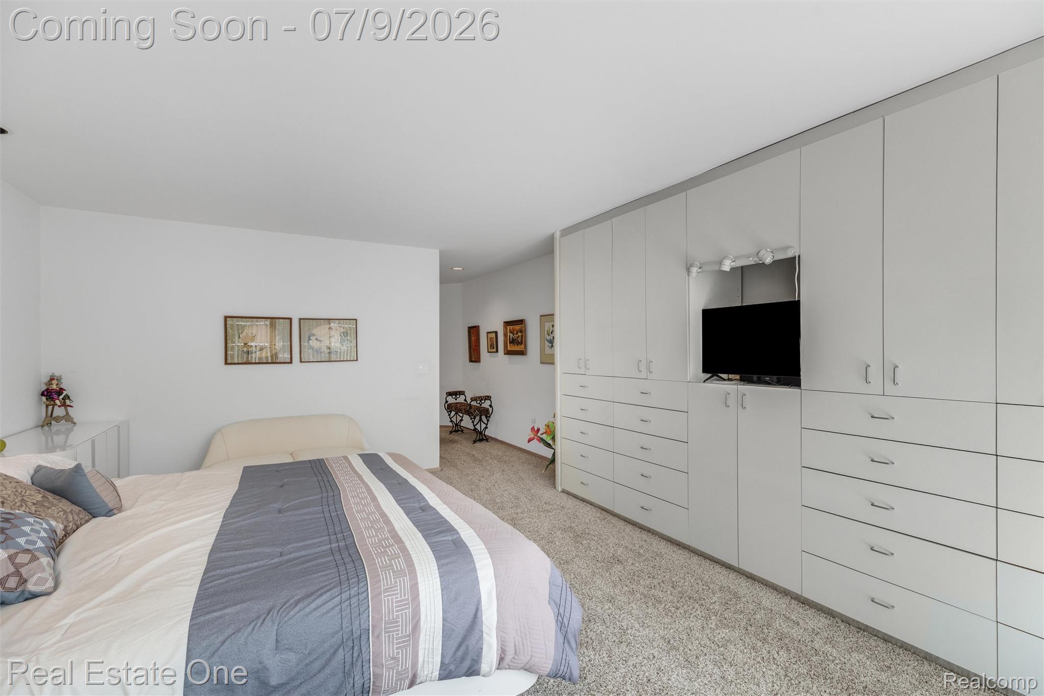 6273 Celeste Road Property Photo 18