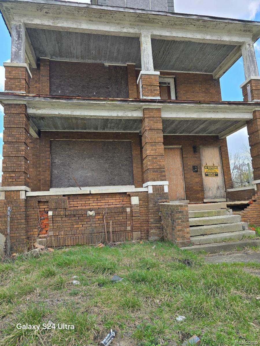 320 Owen Street Property Photo 1