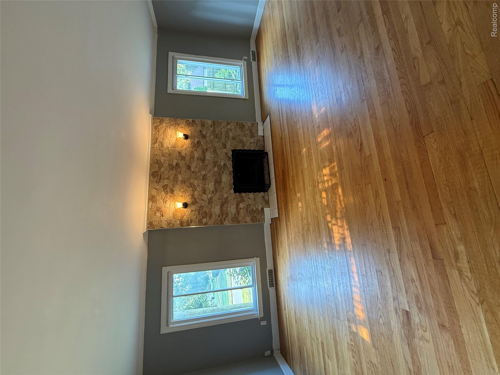 16705 Plainview Avenue Property Photo 1