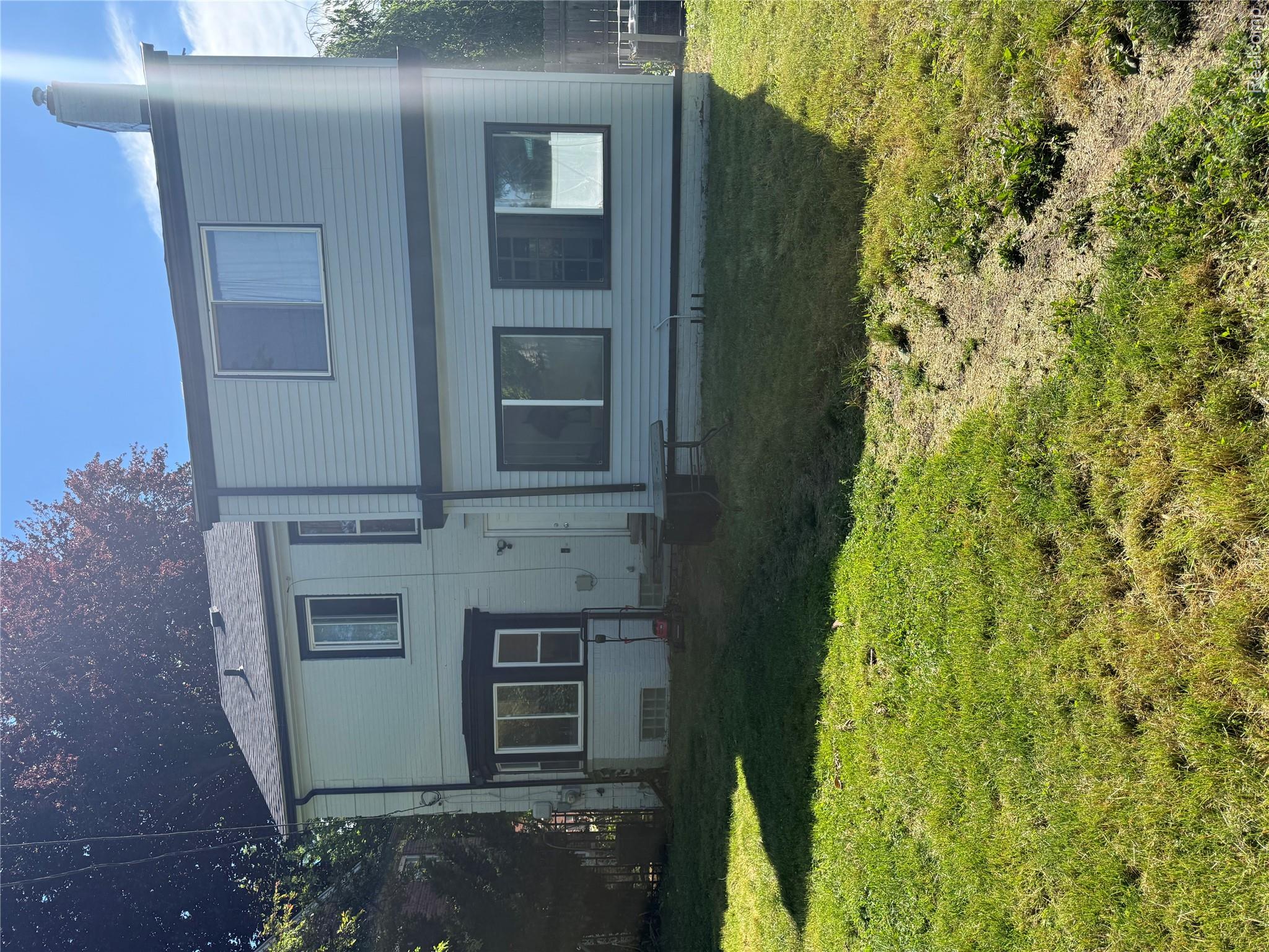 16705 Plainview Avenue Property Photo 8