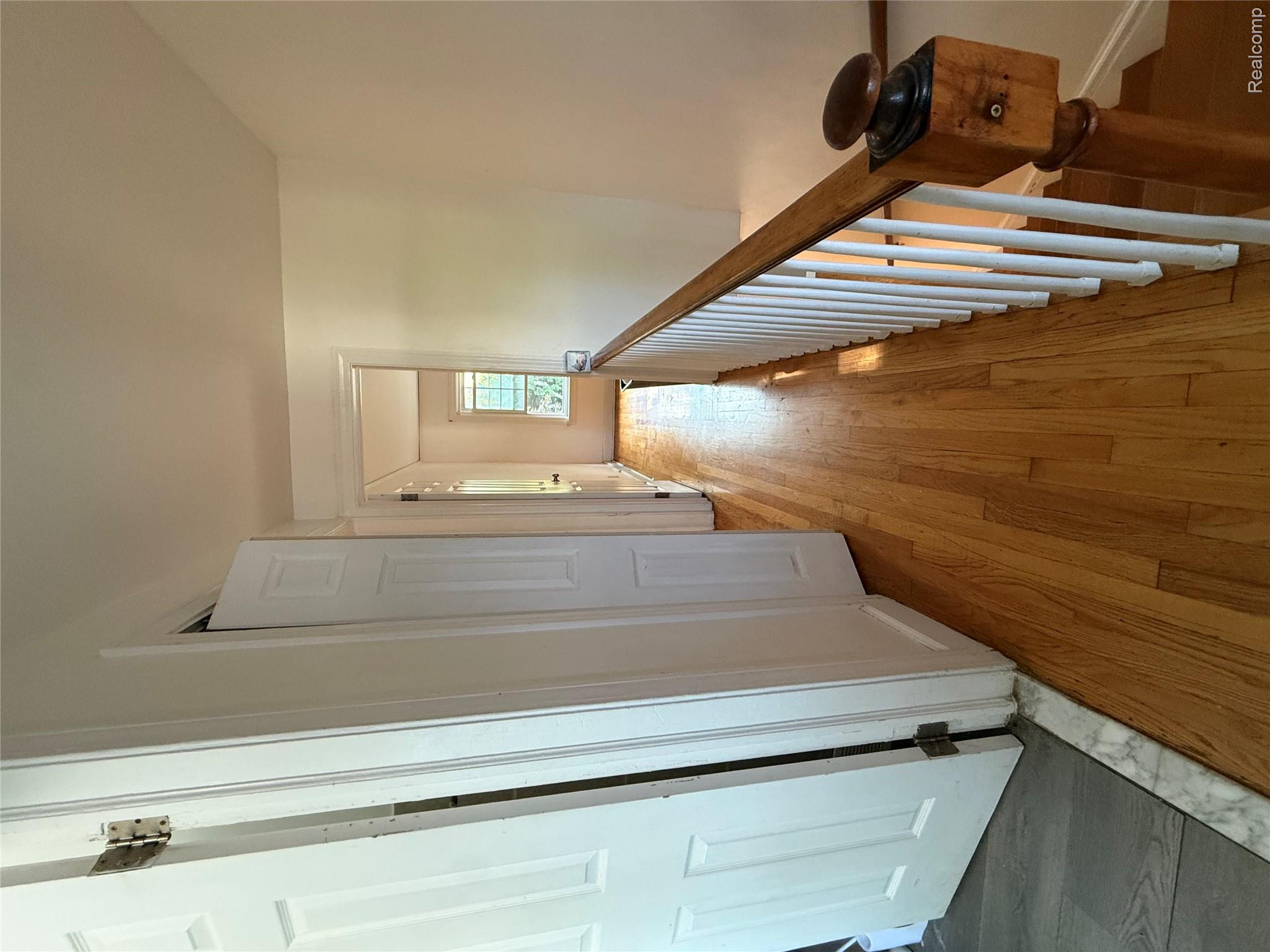 16705 Plainview Avenue Property Photo 25