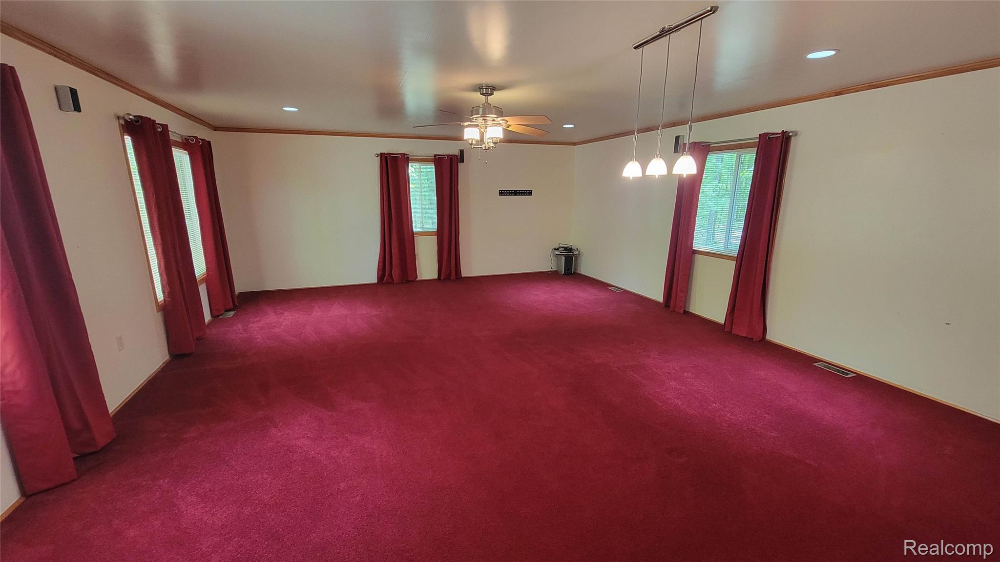 416 Crystal Lane Property Photo 10