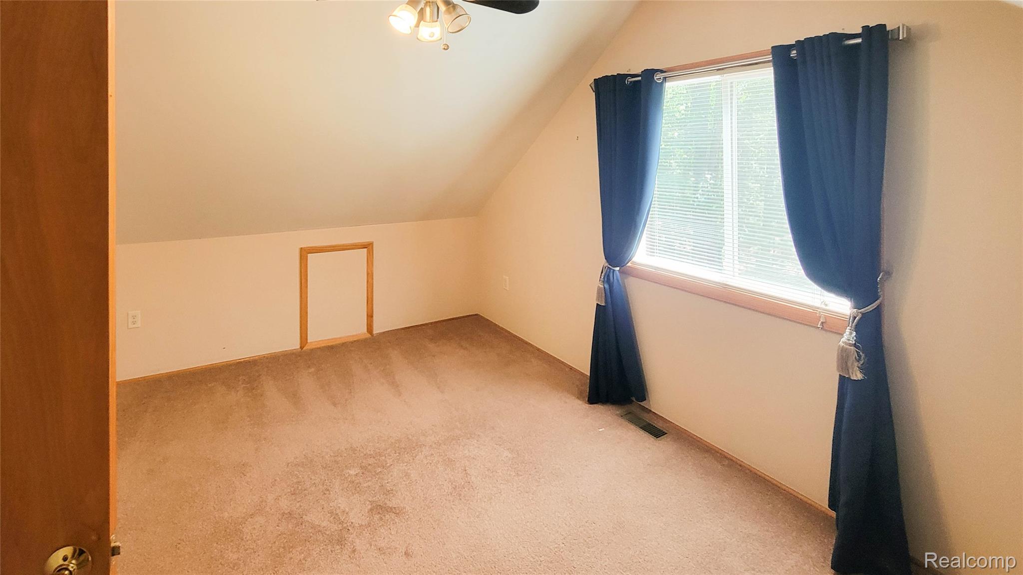 416 Crystal Lane Property Photo 14