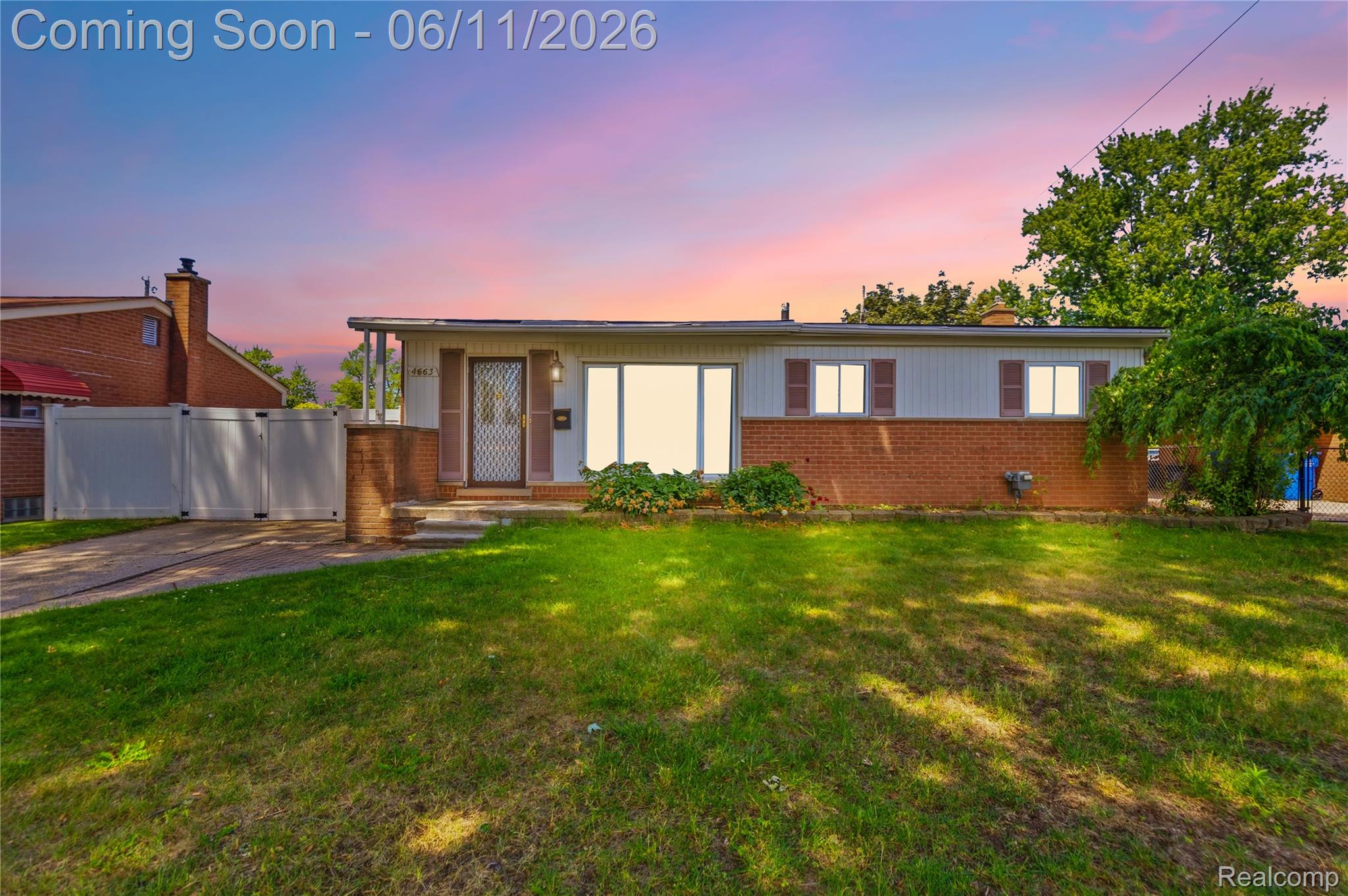 4663 Buchanan Avenue Property Photo 1