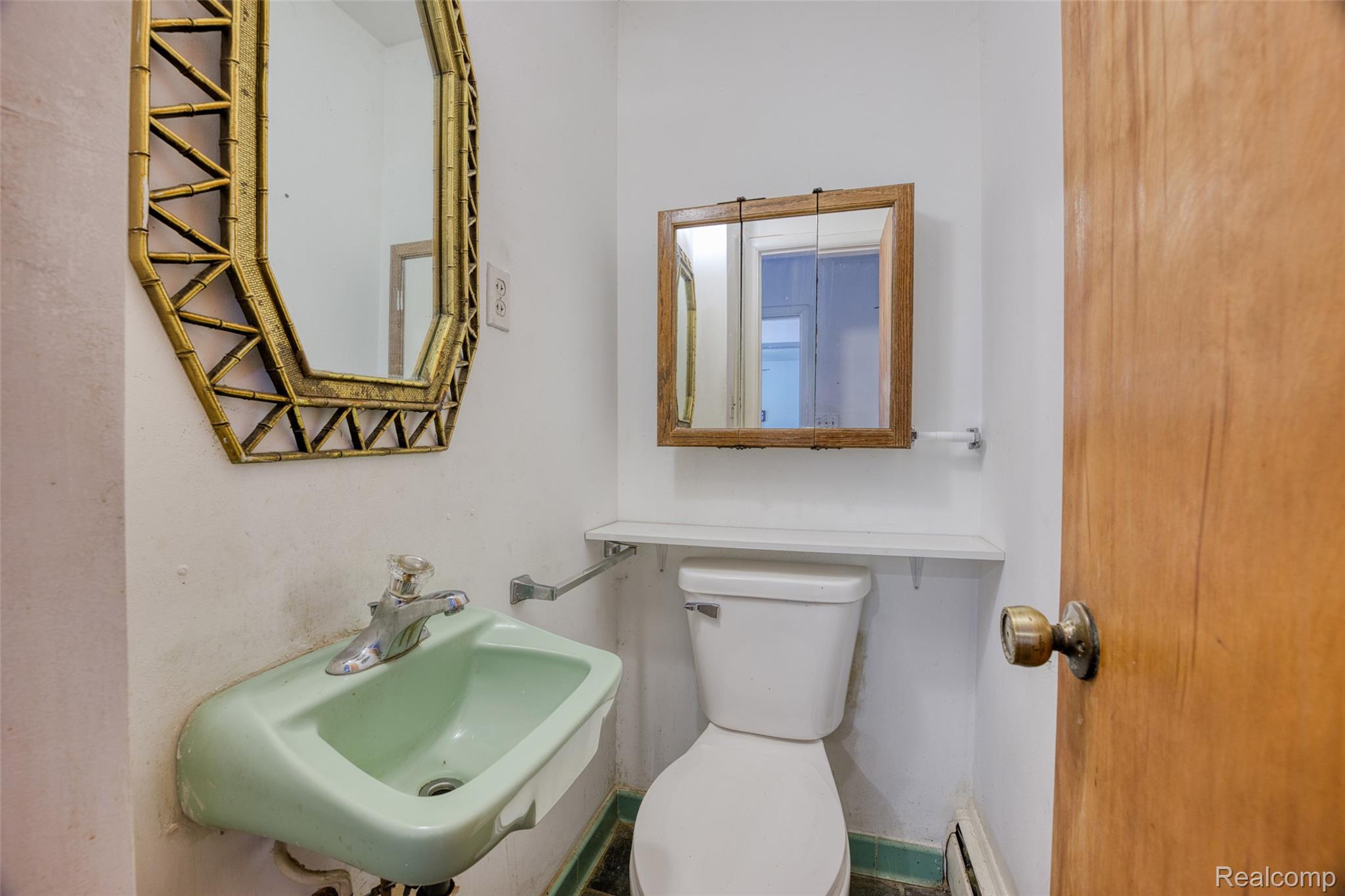 3020 Glengary Road Property Photo 15