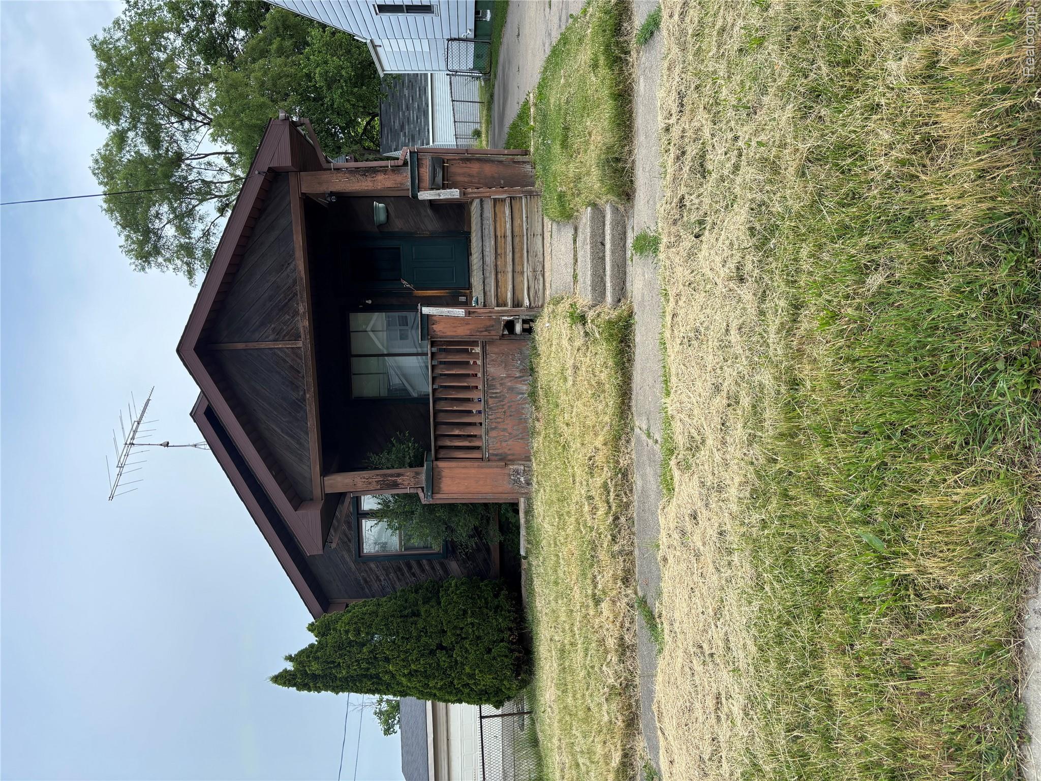 1122 Simcoe Avenue Property Photo 1