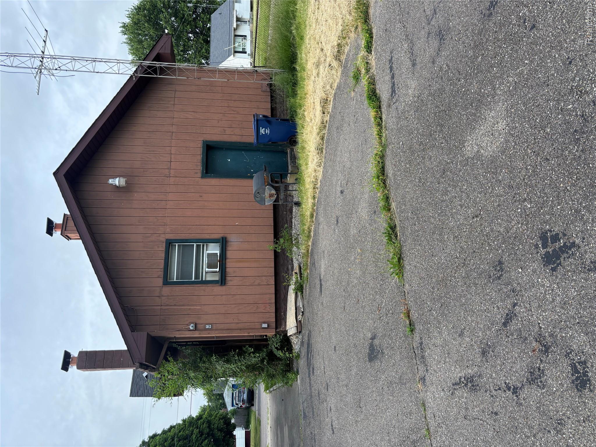 1122 Simcoe Avenue Property Photo 5