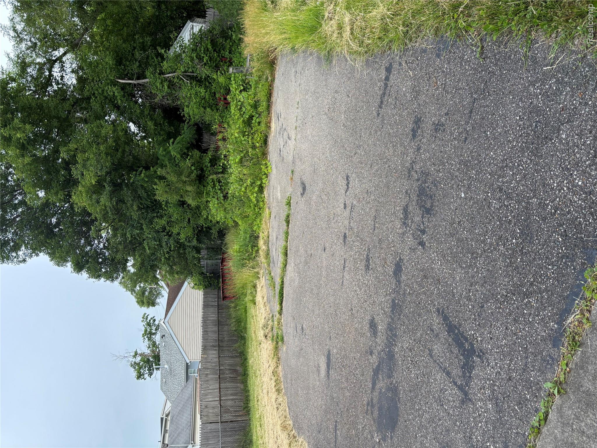 1122 Simcoe Avenue Property Photo 7