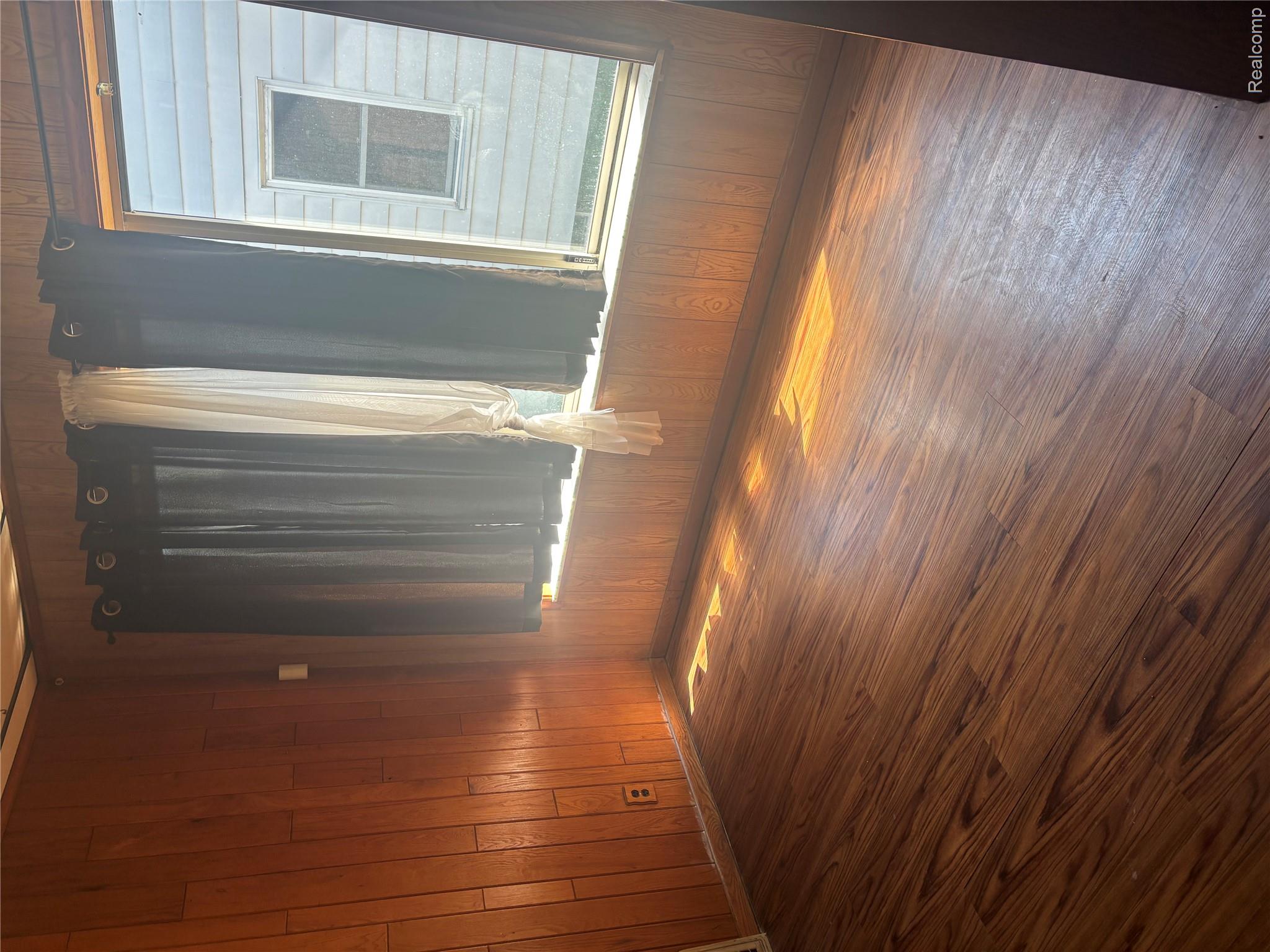 1122 Simcoe Avenue Property Photo 10