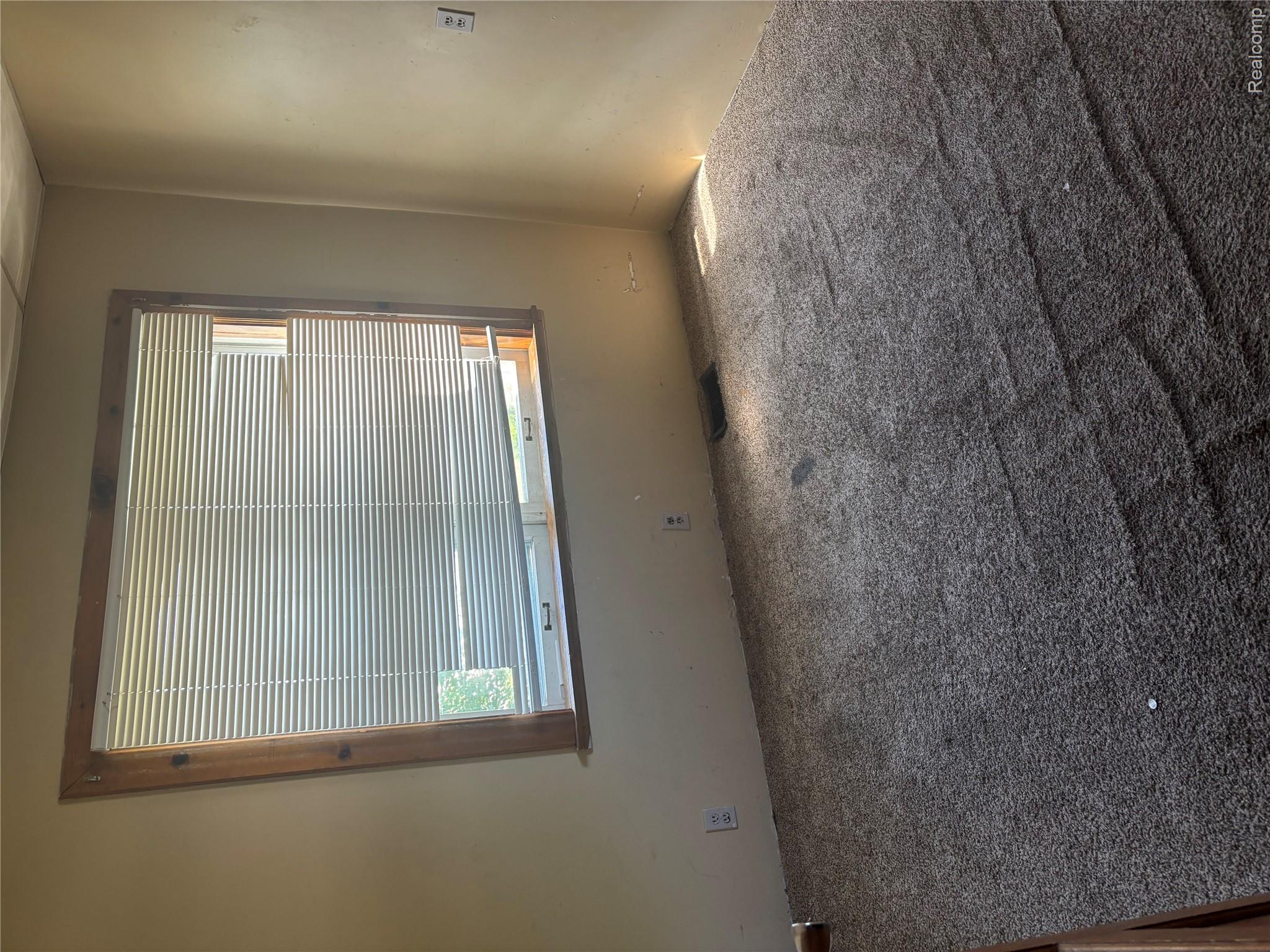 1122 Simcoe Avenue Property Photo 13