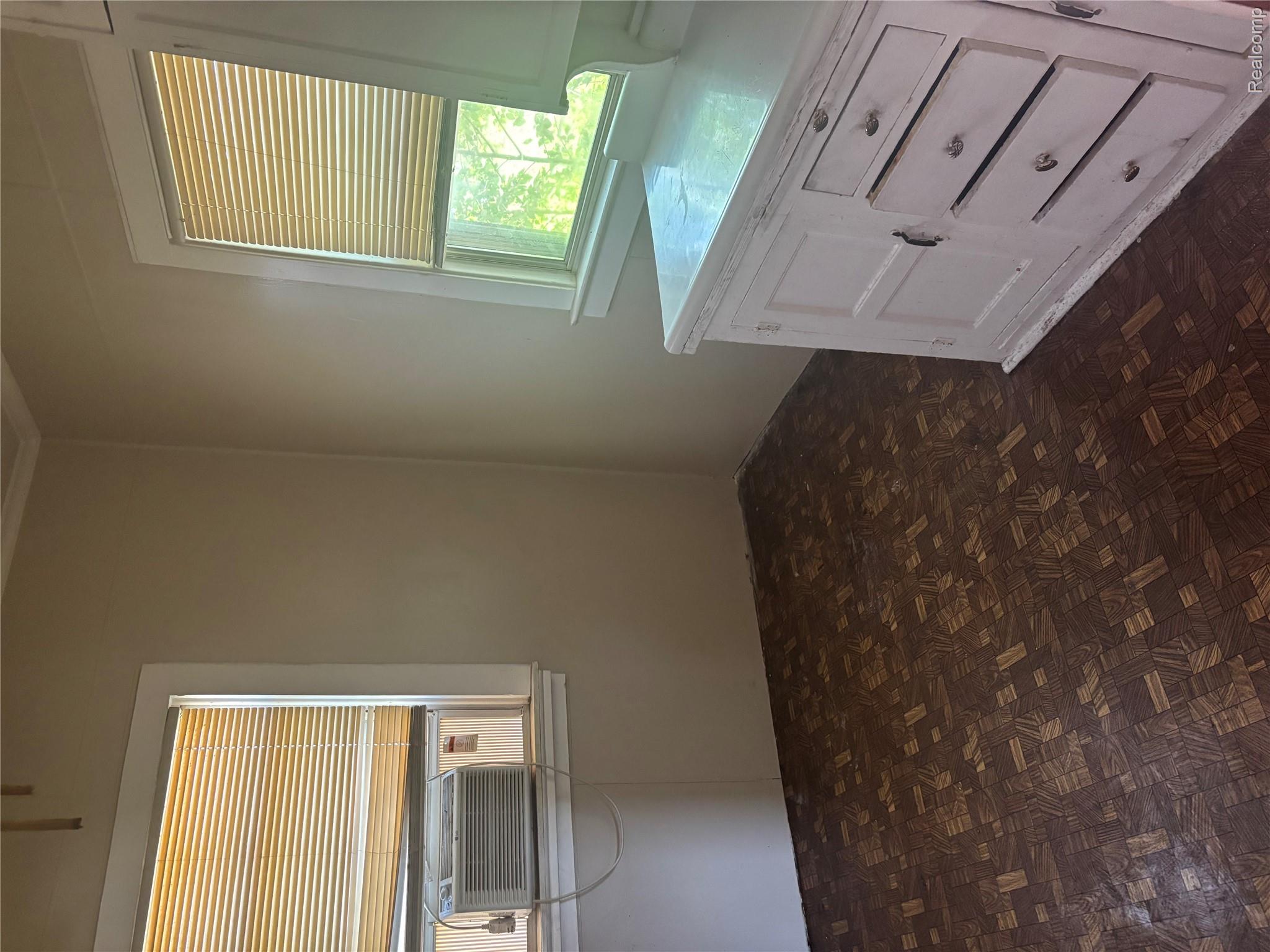 1122 Simcoe Avenue Property Photo 17