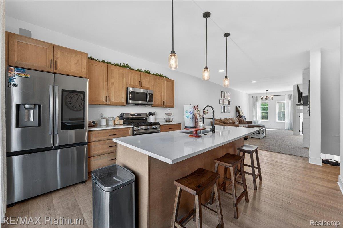 1687 Pinecroft Lane Property Photo 4
