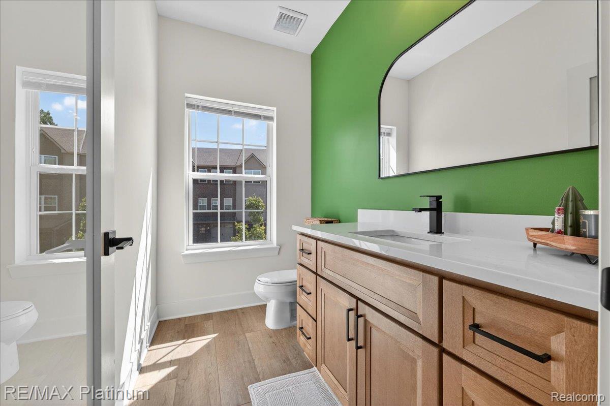 1687 Pinecroft Lane Property Photo 10