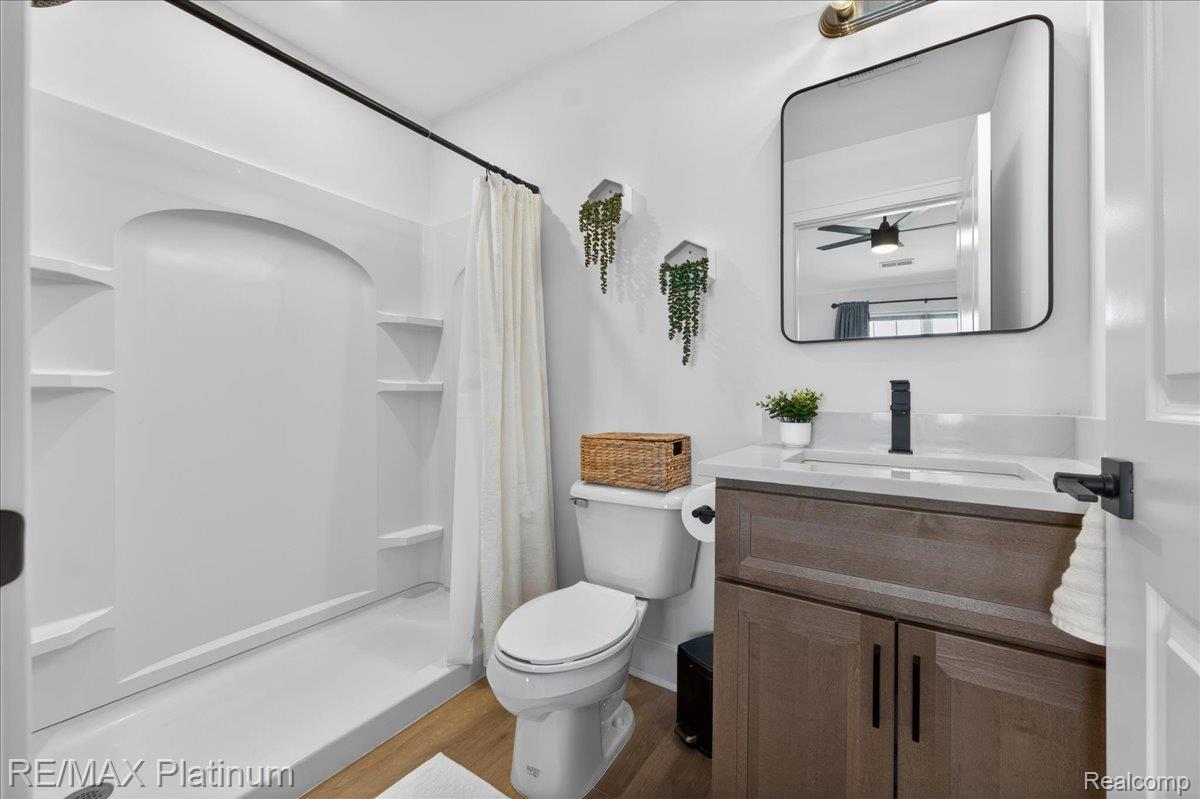 1687 Pinecroft Lane Property Photo 14