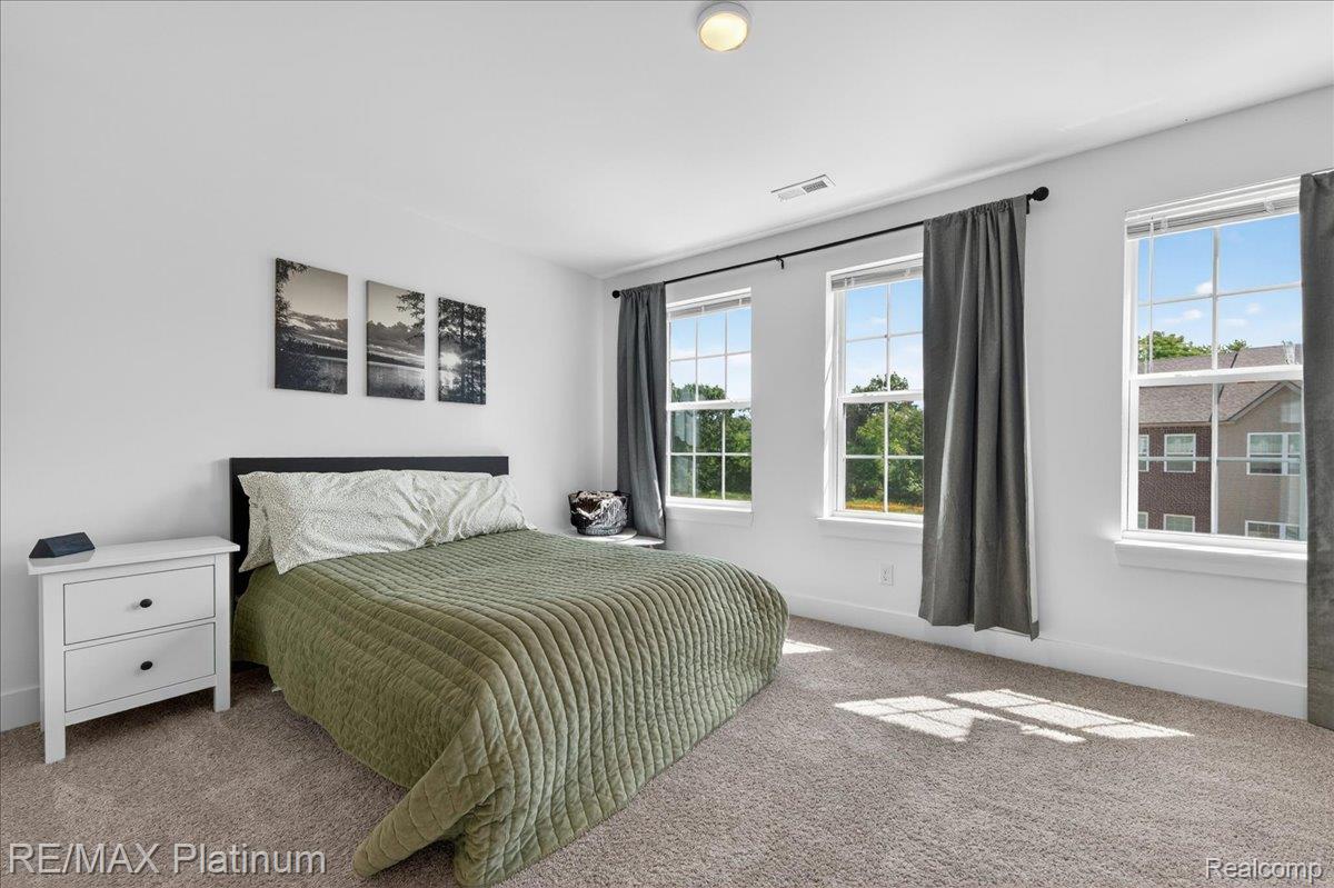 1687 Pinecroft Lane Property Photo 16