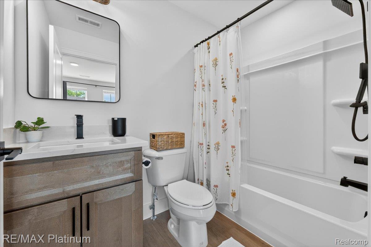1687 Pinecroft Lane Property Photo 19