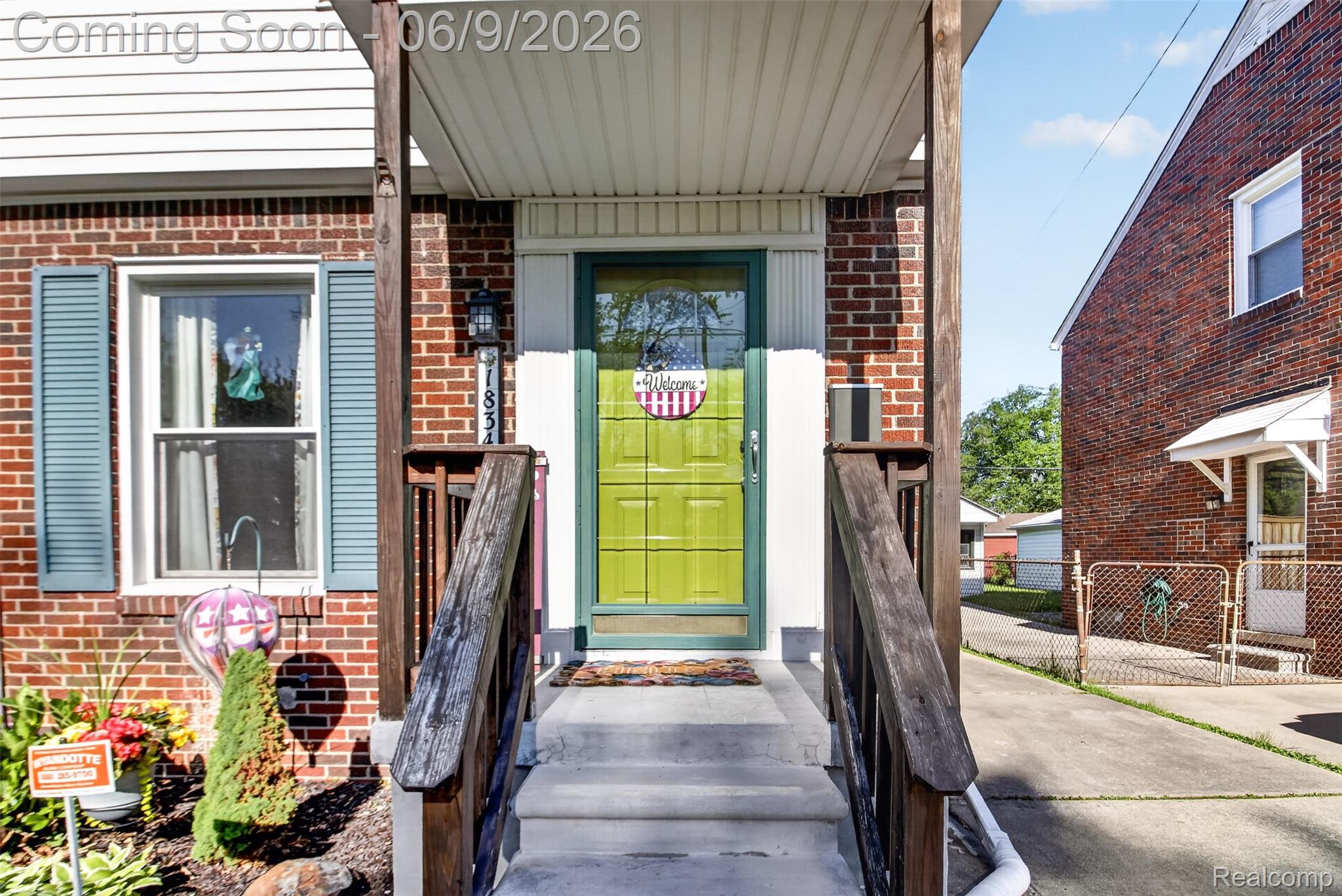 1834 15th Property Photo 4