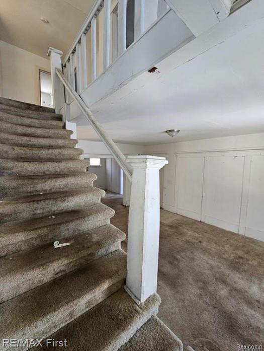 9755 Nardin Drive Property Photo 6