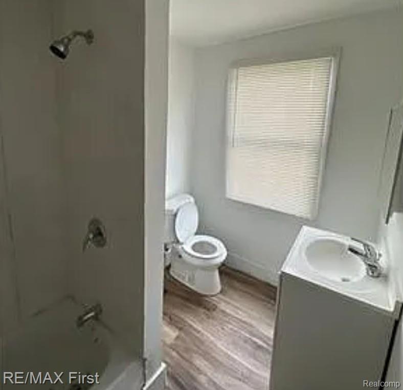 9755 Nardin Drive Property Photo 14