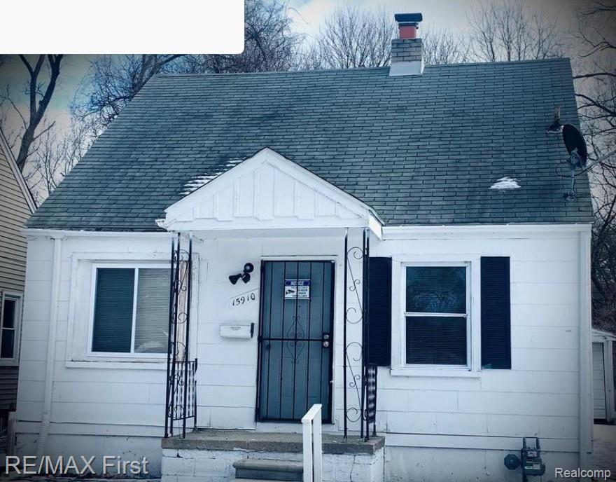 15910 W Parkway Street Property Photo 1