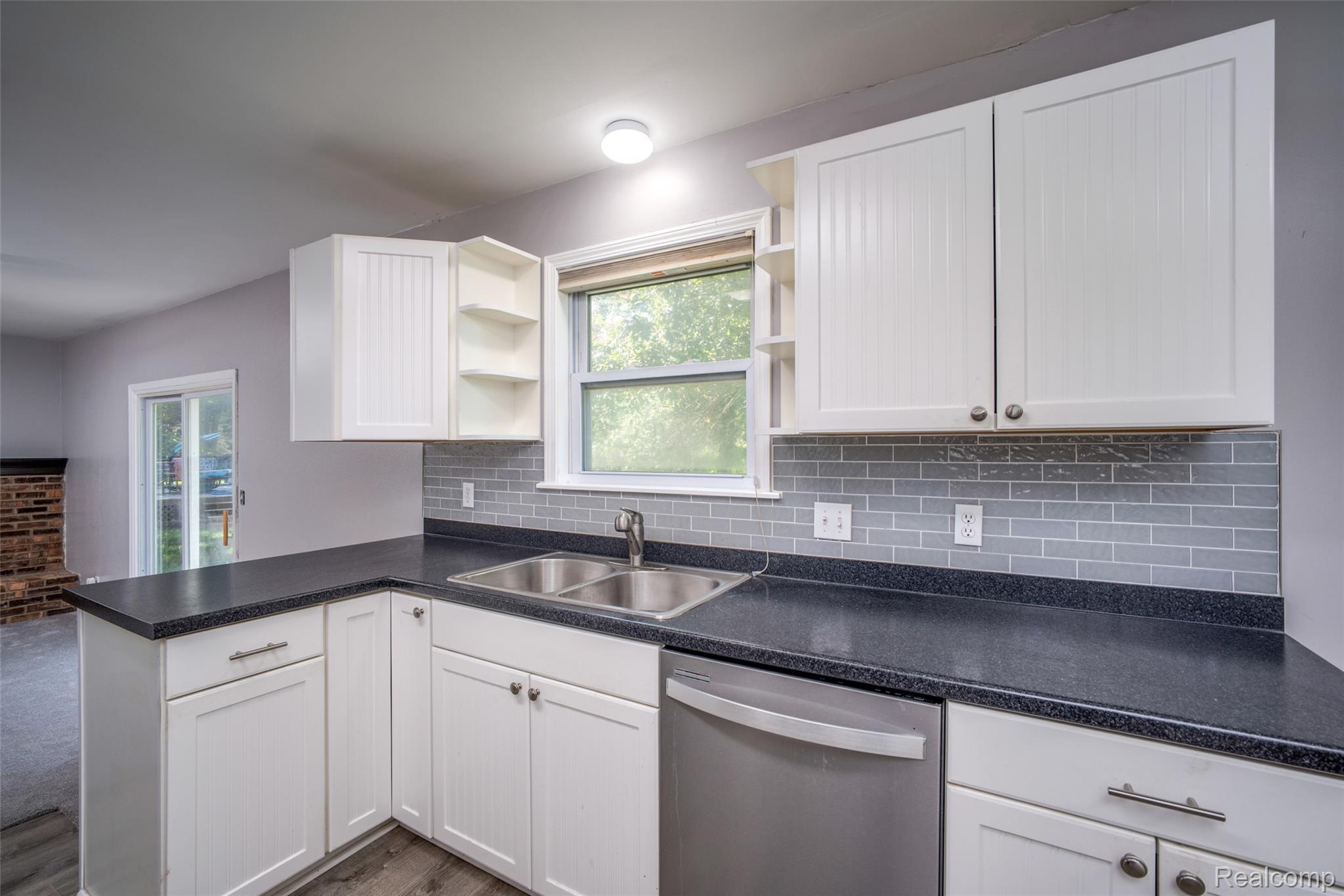1518 Diane Drive Property Photo 3