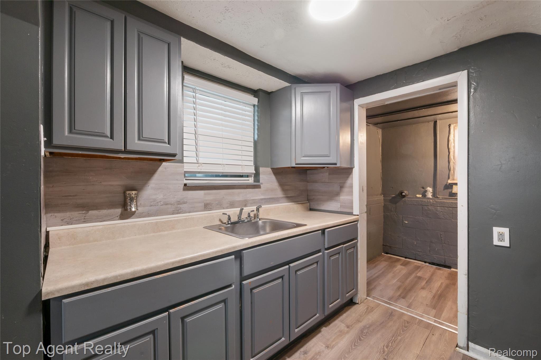 22085 Rausch Avenue Property Photo 11