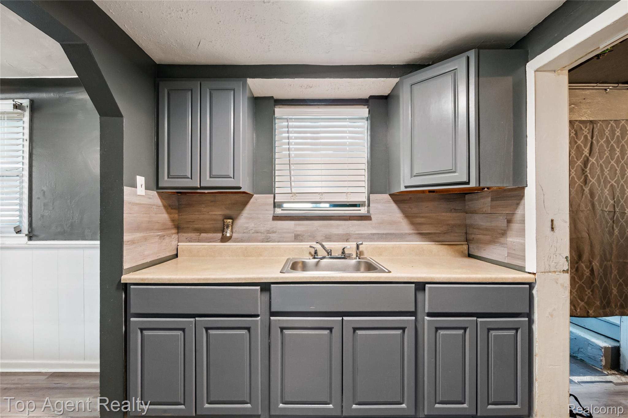 22085 Rausch Avenue Property Photo 12