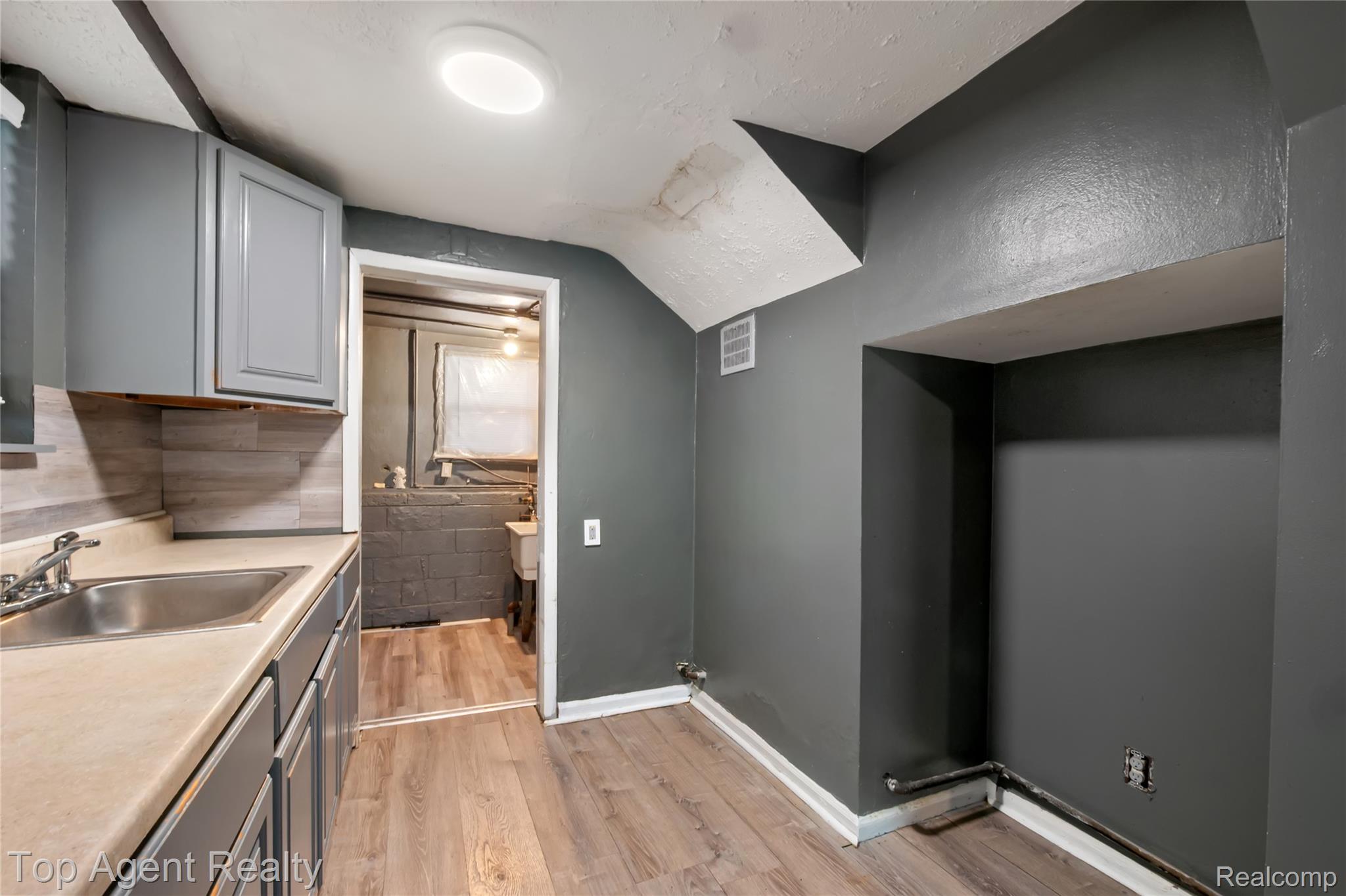 22085 Rausch Avenue Property Photo 15