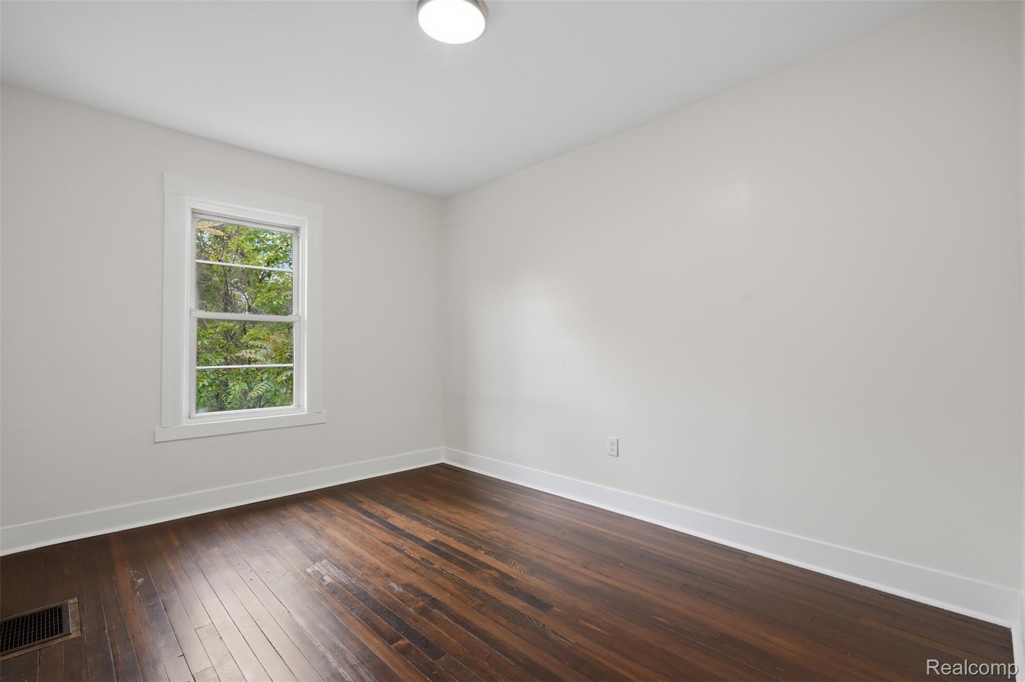 2501 Seyburn Street Property Photo 15