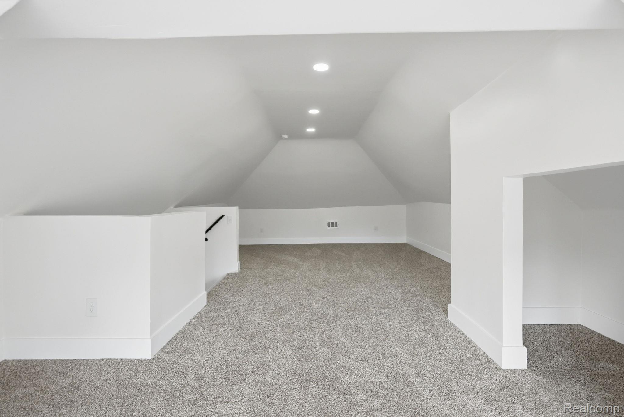 2501 Seyburn Street Property Photo 21
