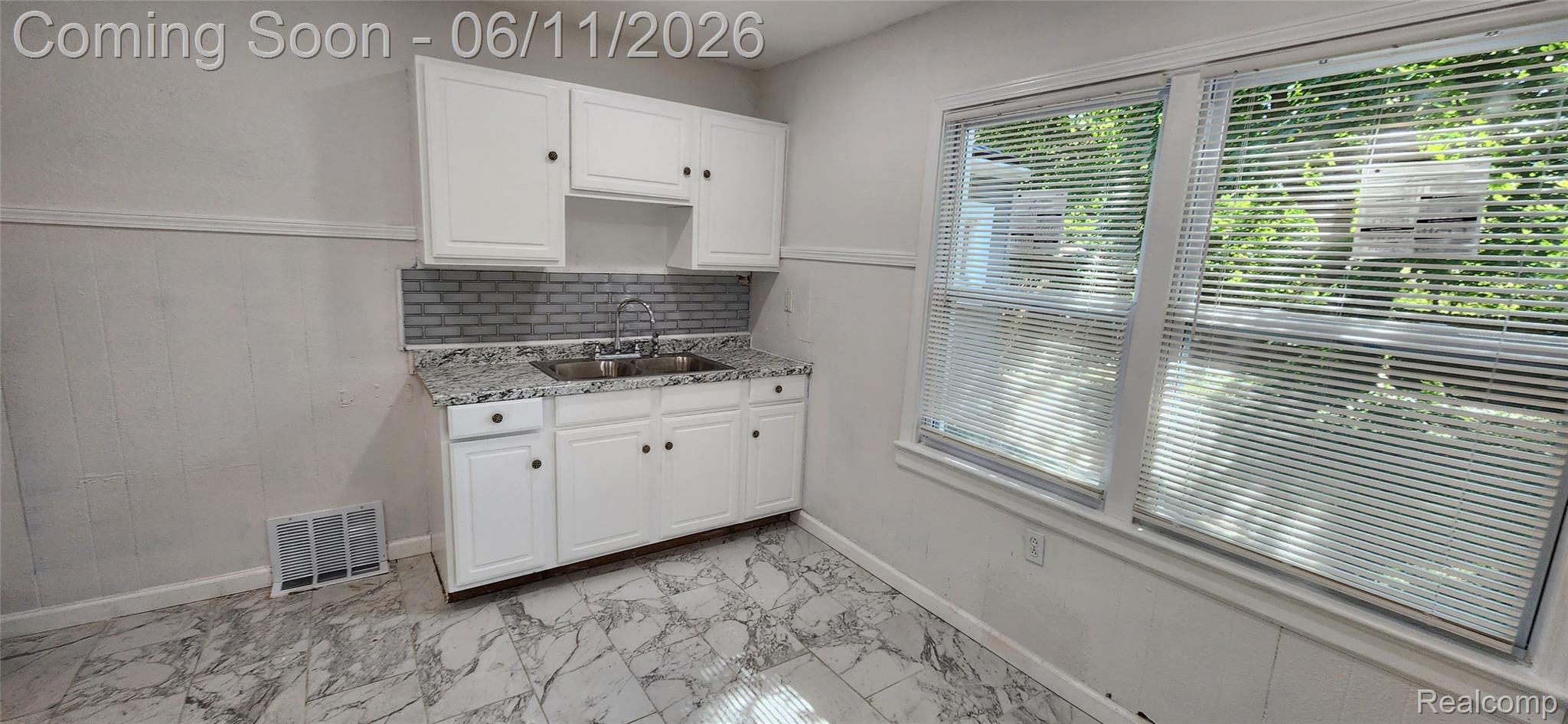 19734 S Lahser Road Property Photo 2