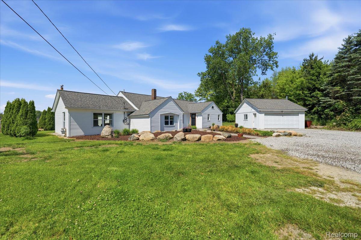 68991 Mound Road Property Photo 5