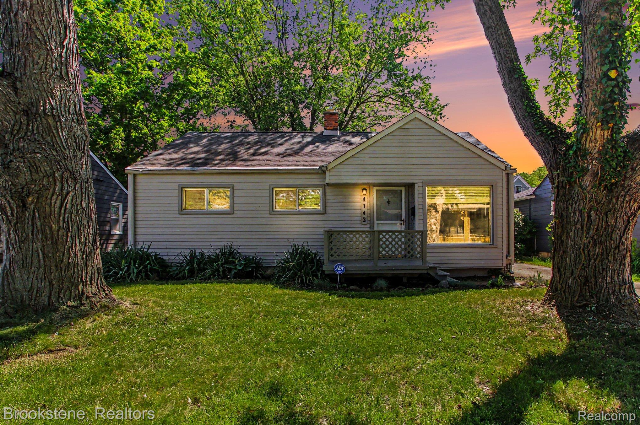 4142 Royal Avenue Property Photo 1