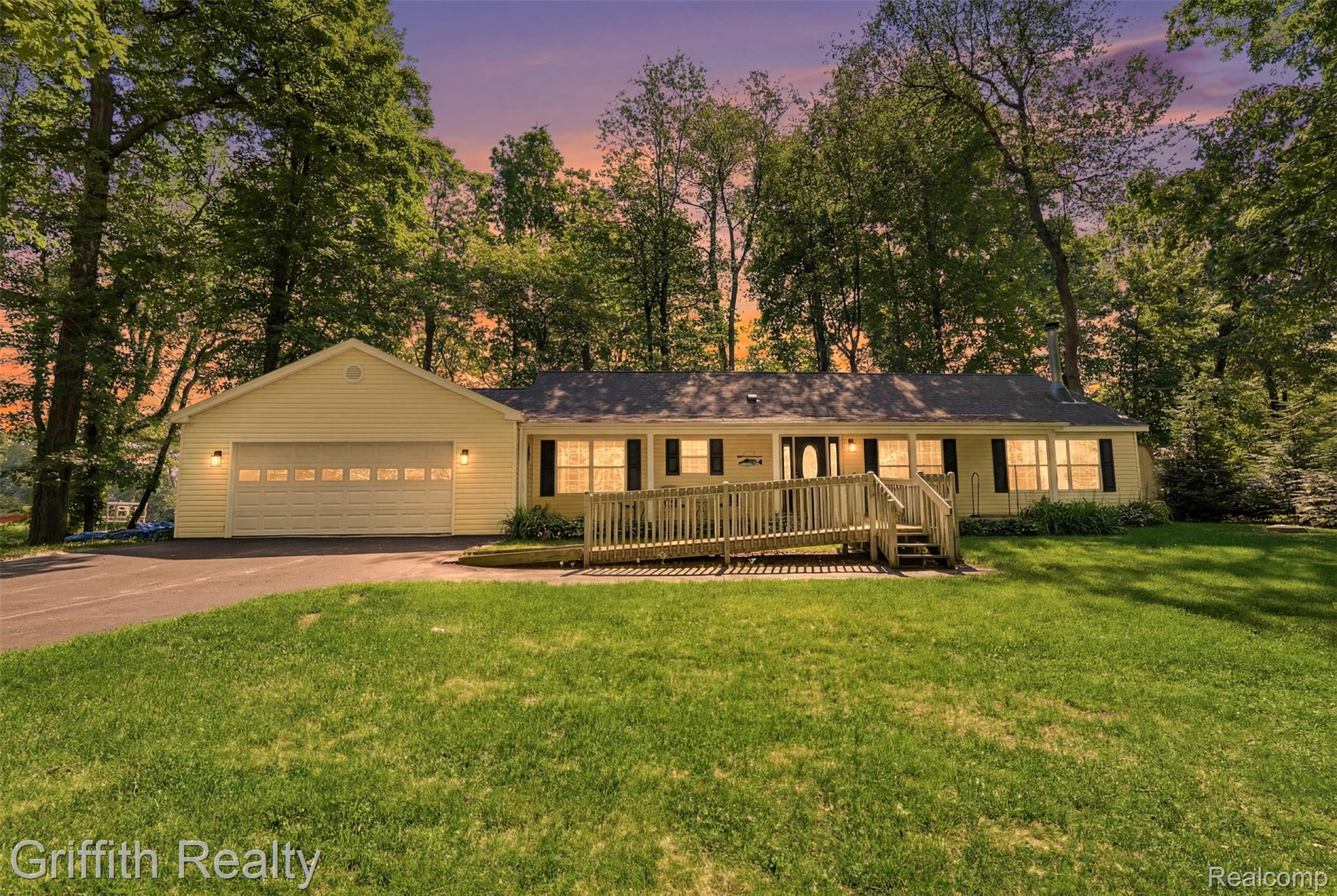 260 Ellsworth Lake Drive Property Photo 1