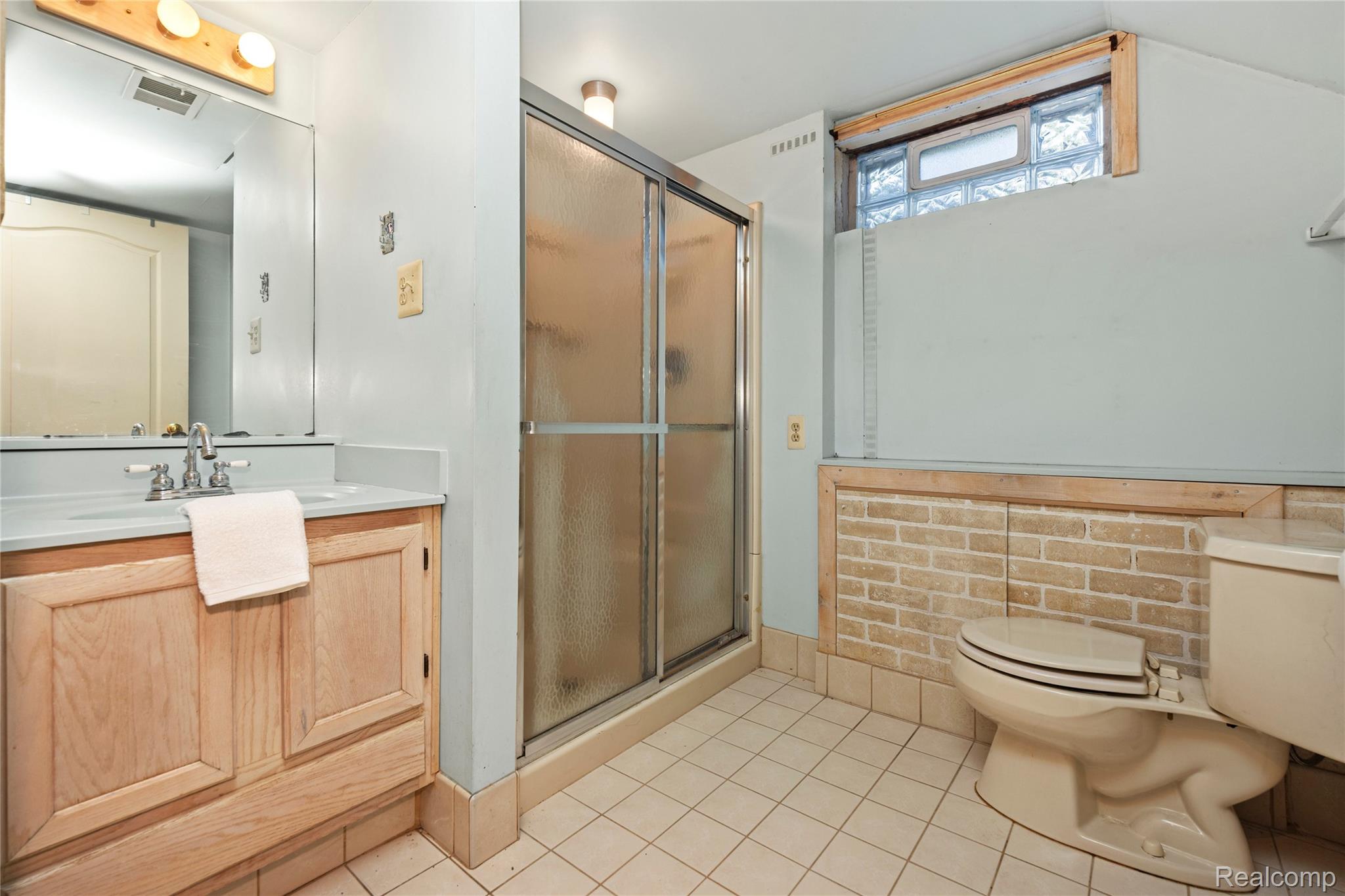 905 Spring Drive Property Photo 83
