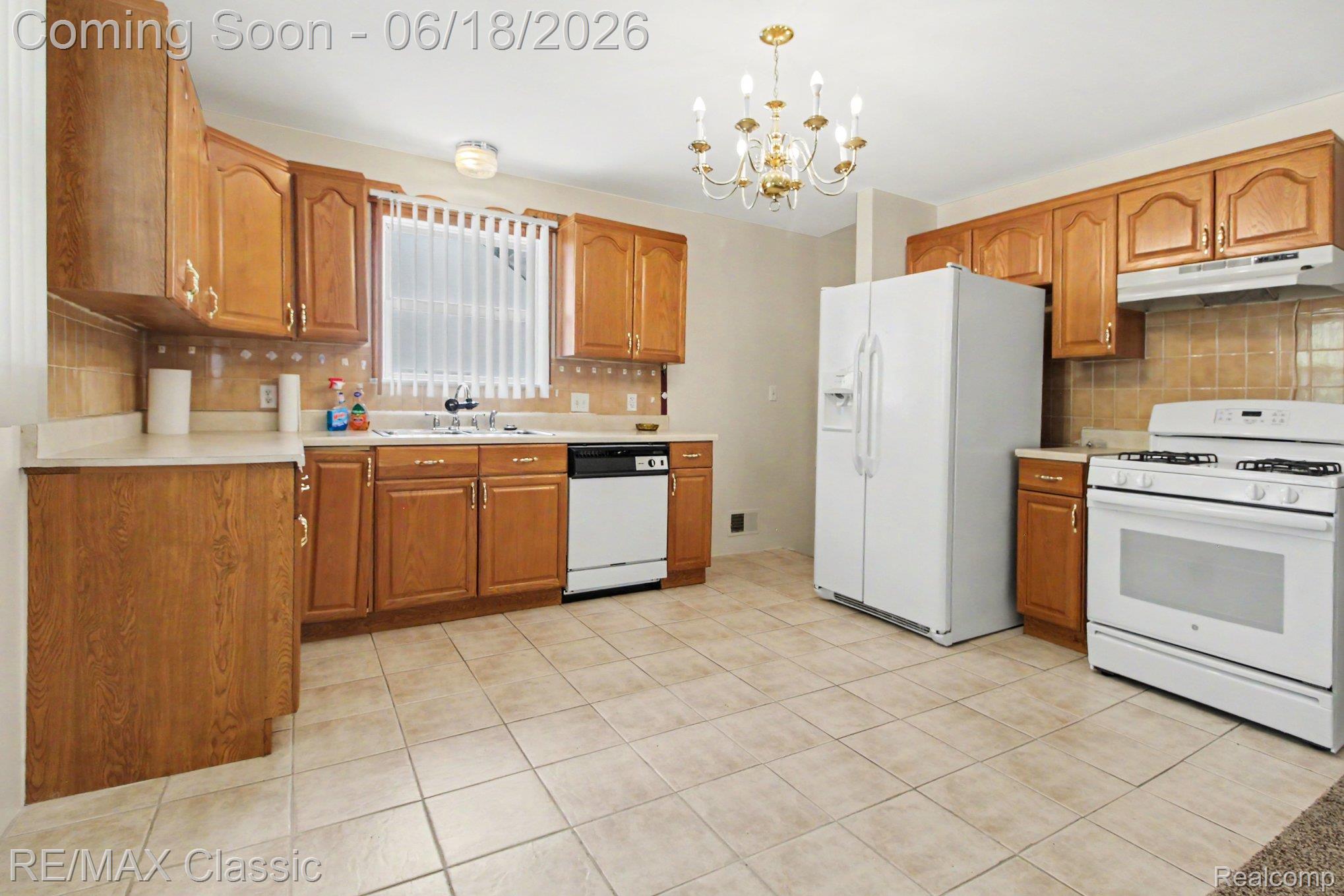 18825 Hanna Street Property Photo 3