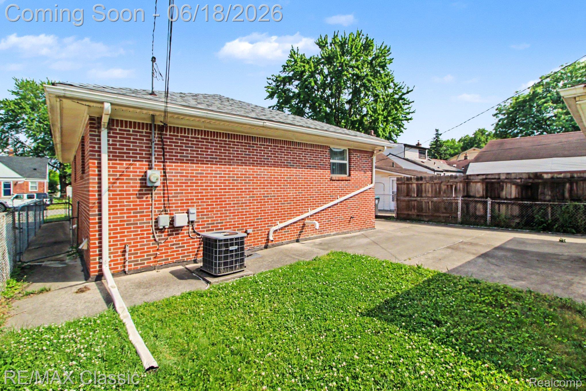 18825 Hanna Street Property Photo 13
