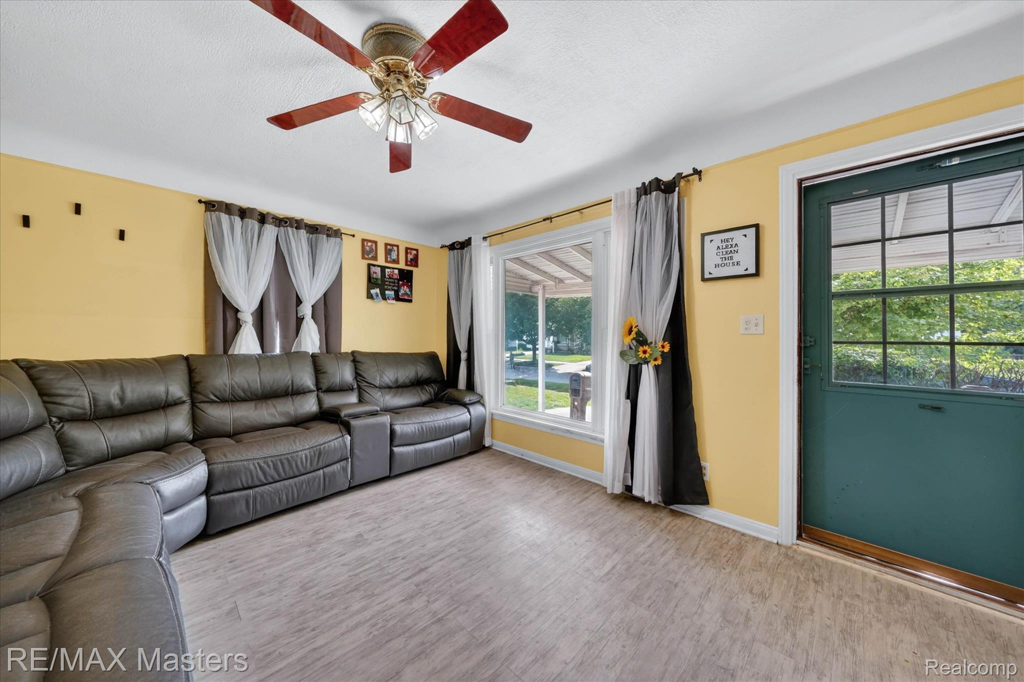 4643 Niagara Street Property Photo 7