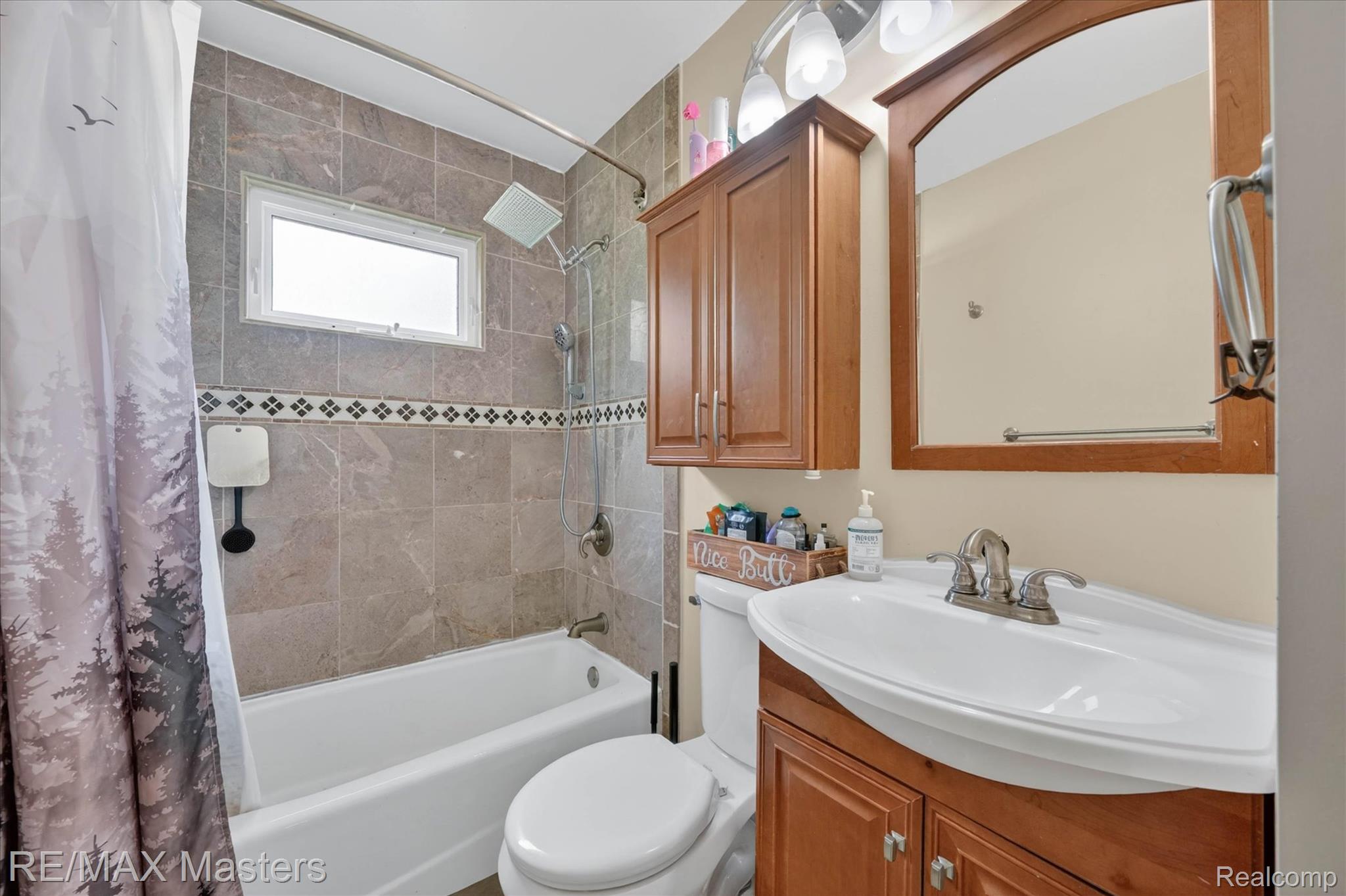 4643 Niagara Street Property Photo 17