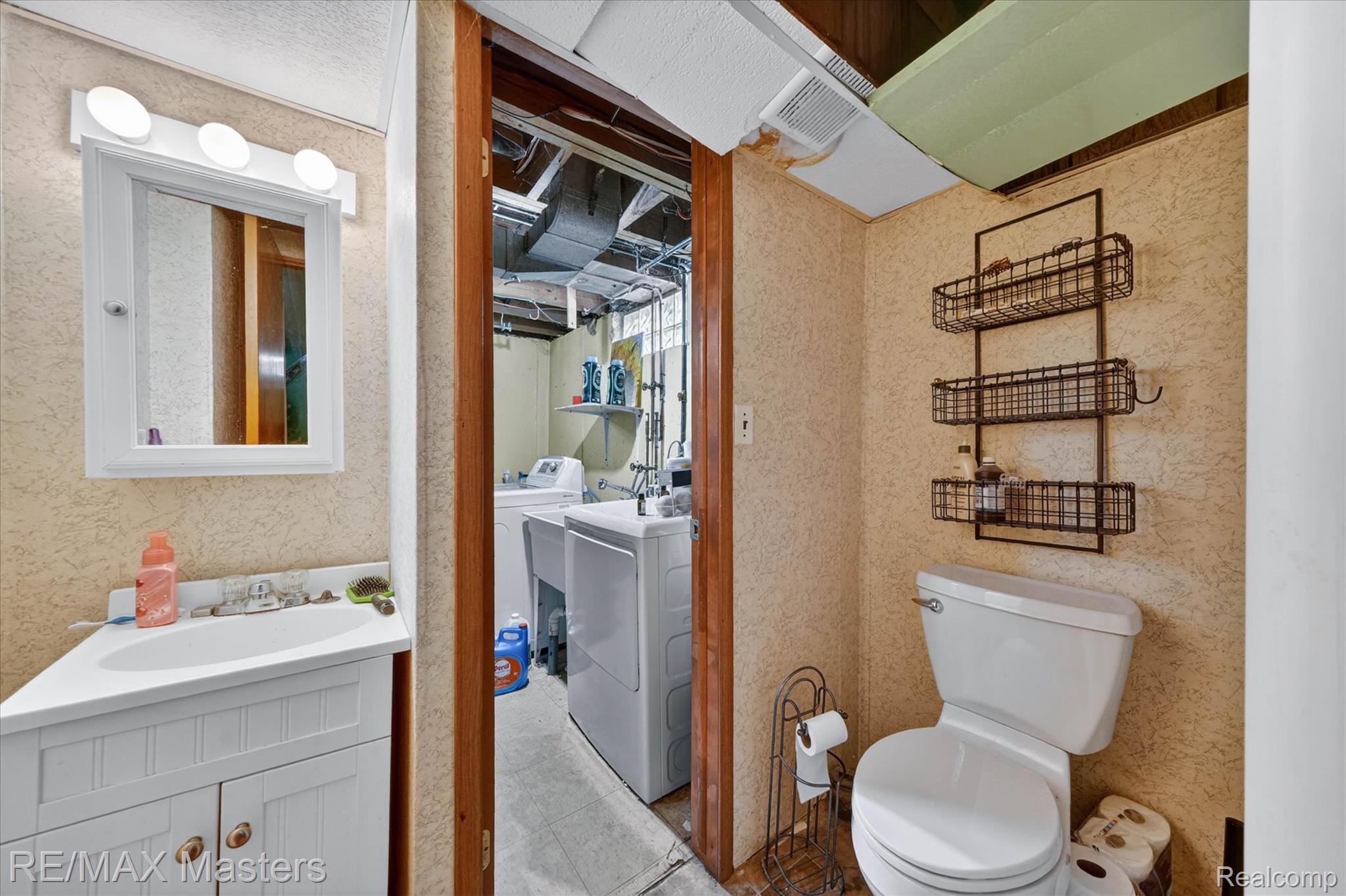 4643 Niagara Street Property Photo 28