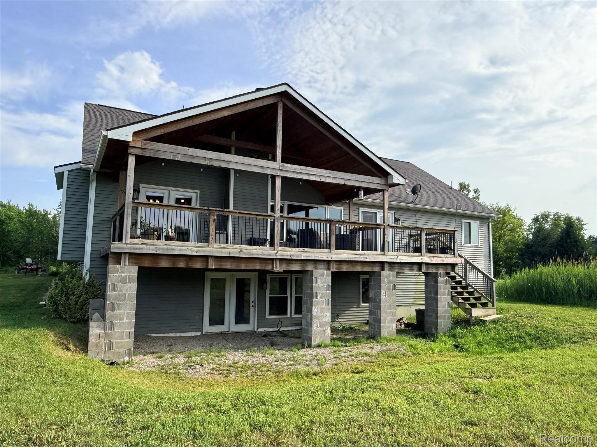 2543 Greenwood Road Property Photo 2