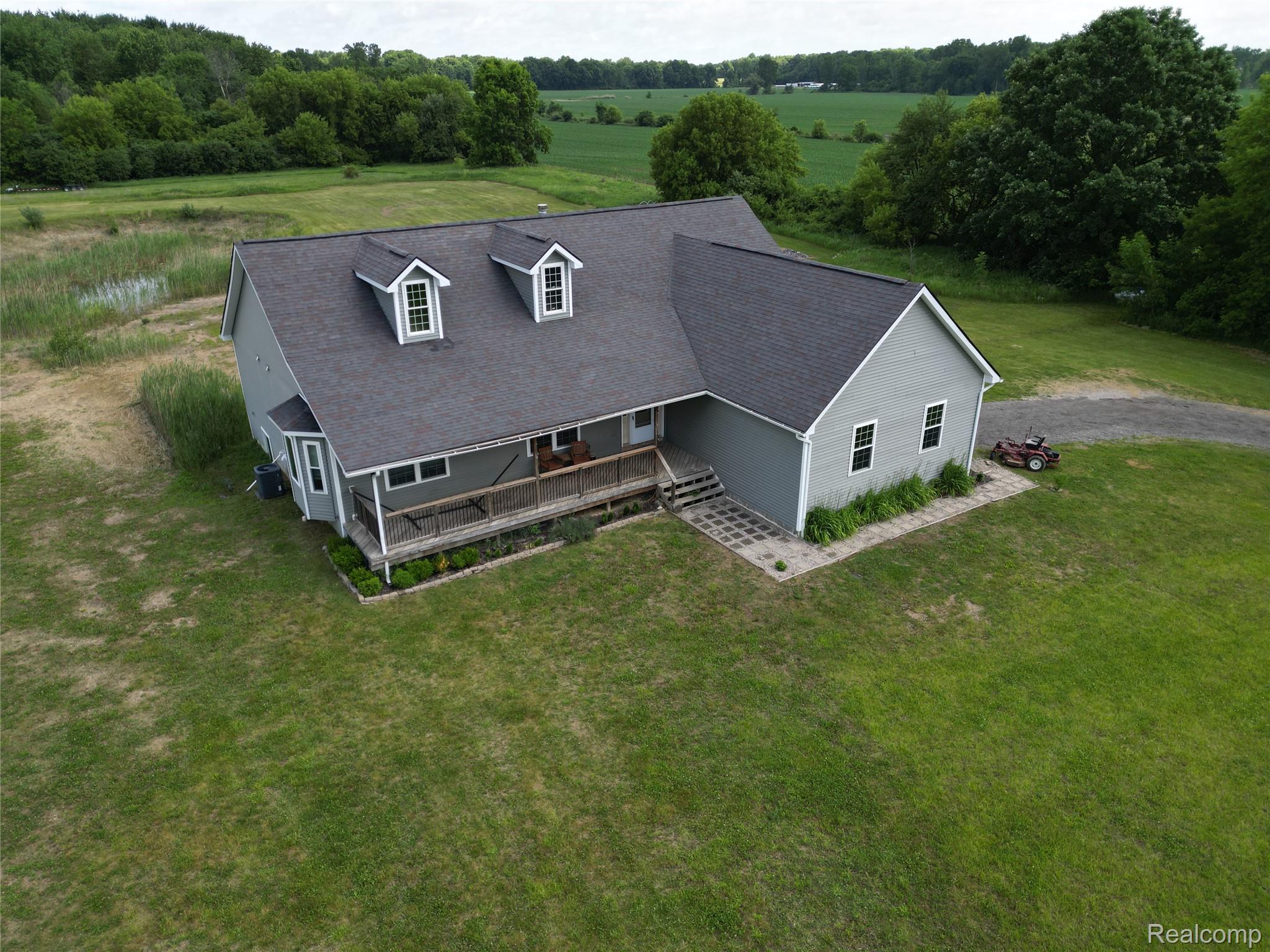 2543 Greenwood Road Property Photo 4