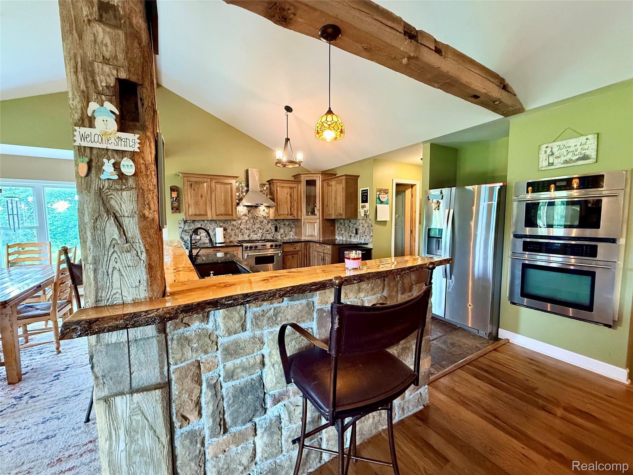 2543 Greenwood Road Property Photo 9